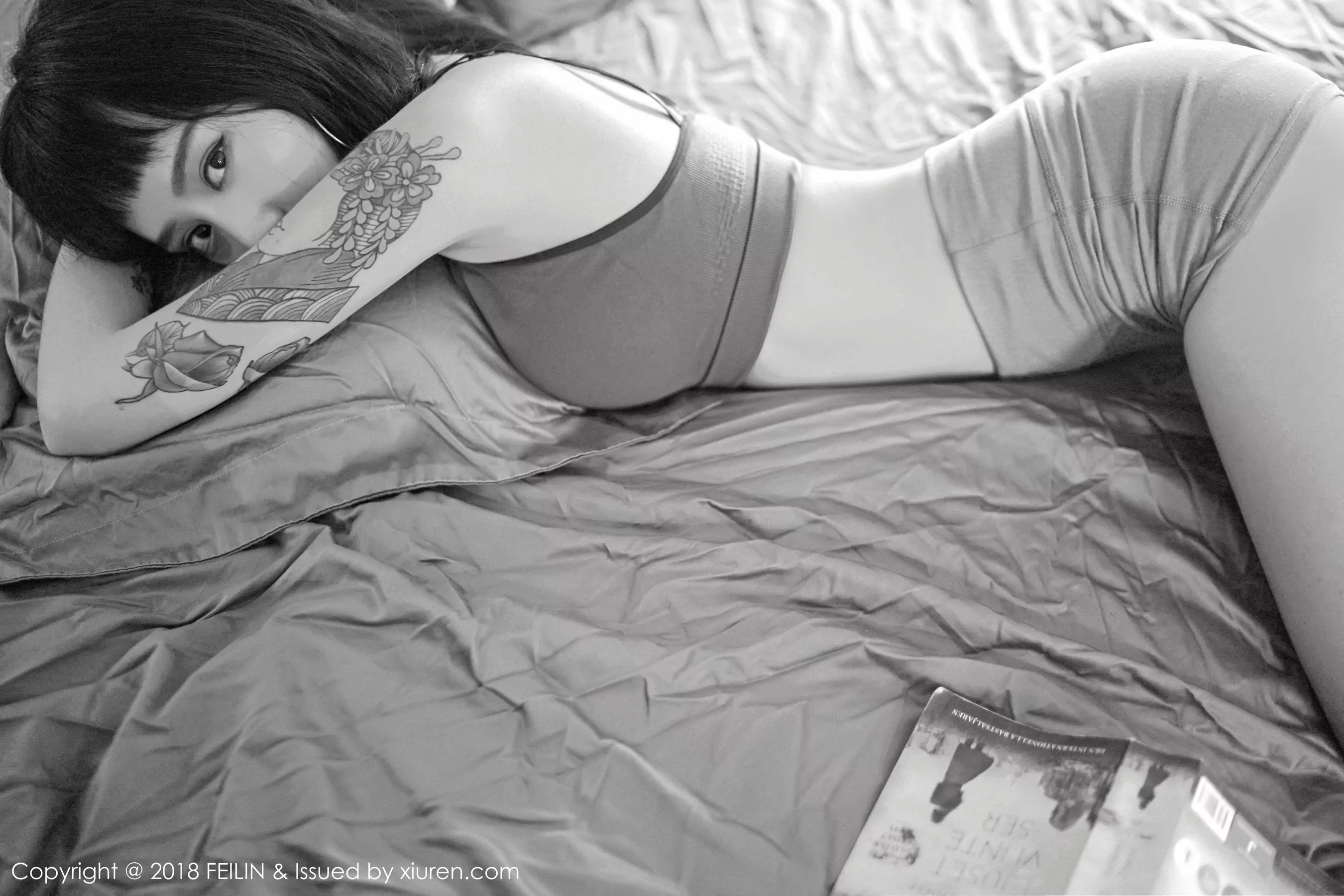 赵艺璇《香烟、纹身、黑白风格照片》 嗲囡囡 VOL.129插图5