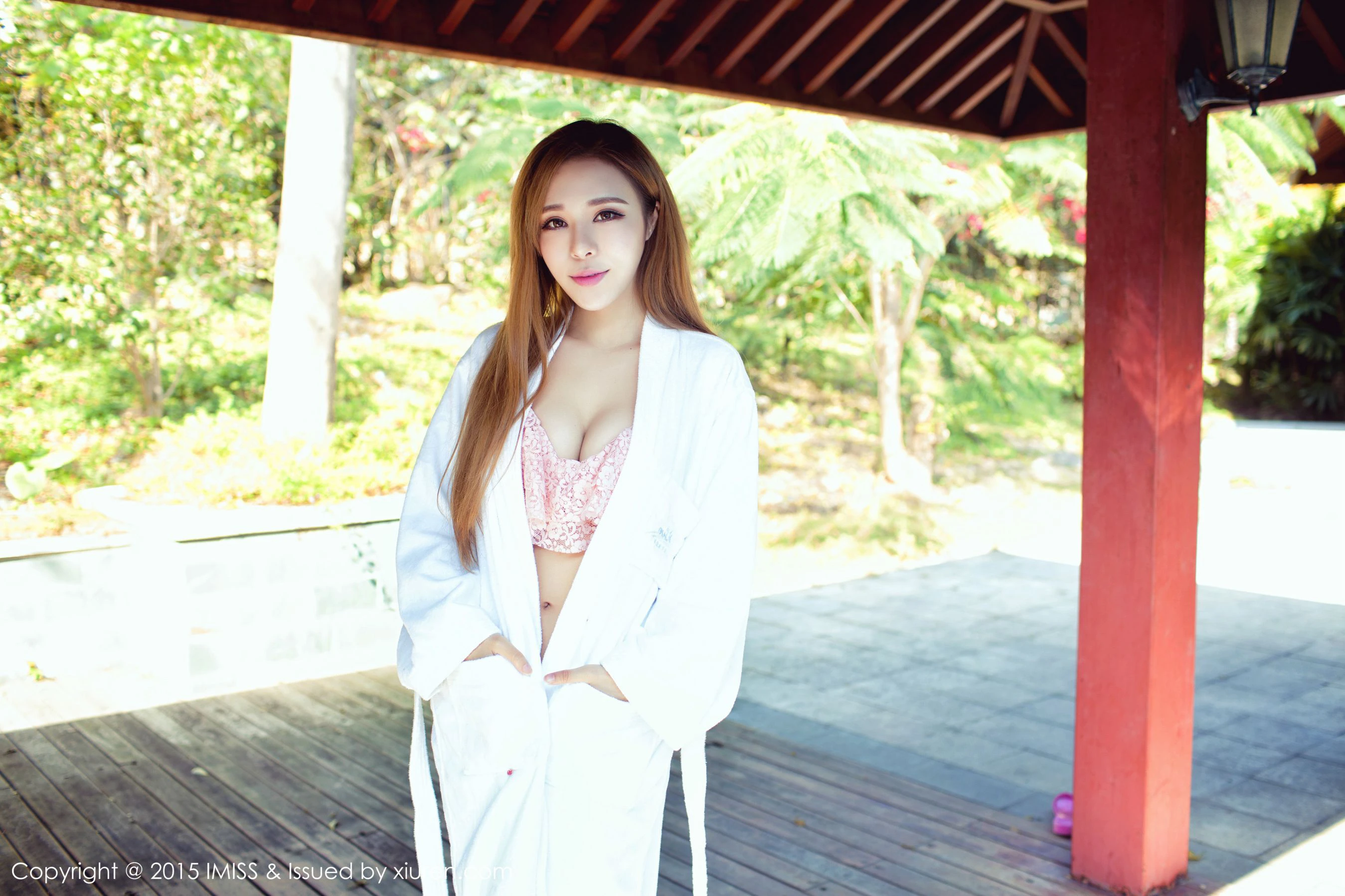 重庆美女游潇潇《旅拍套图》 爱蜜社IMiss Vol.047插图4