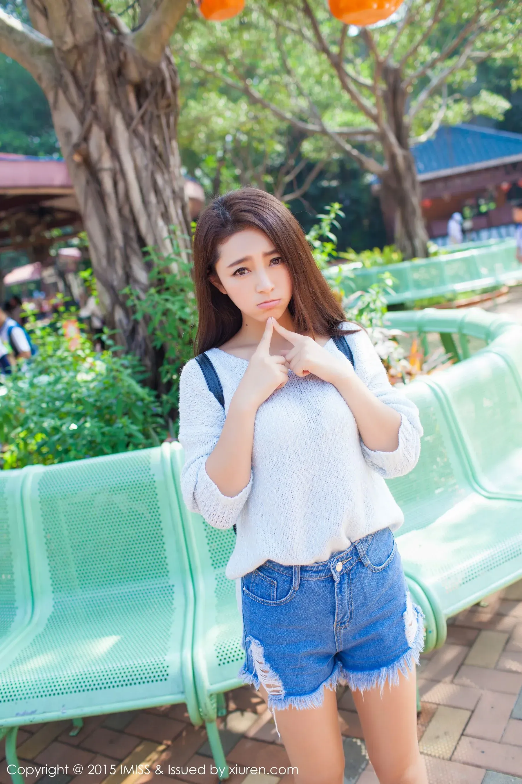 夏茉GIGI《牛仔热裤街拍》 爱蜜社IMiss Vol.049插图2