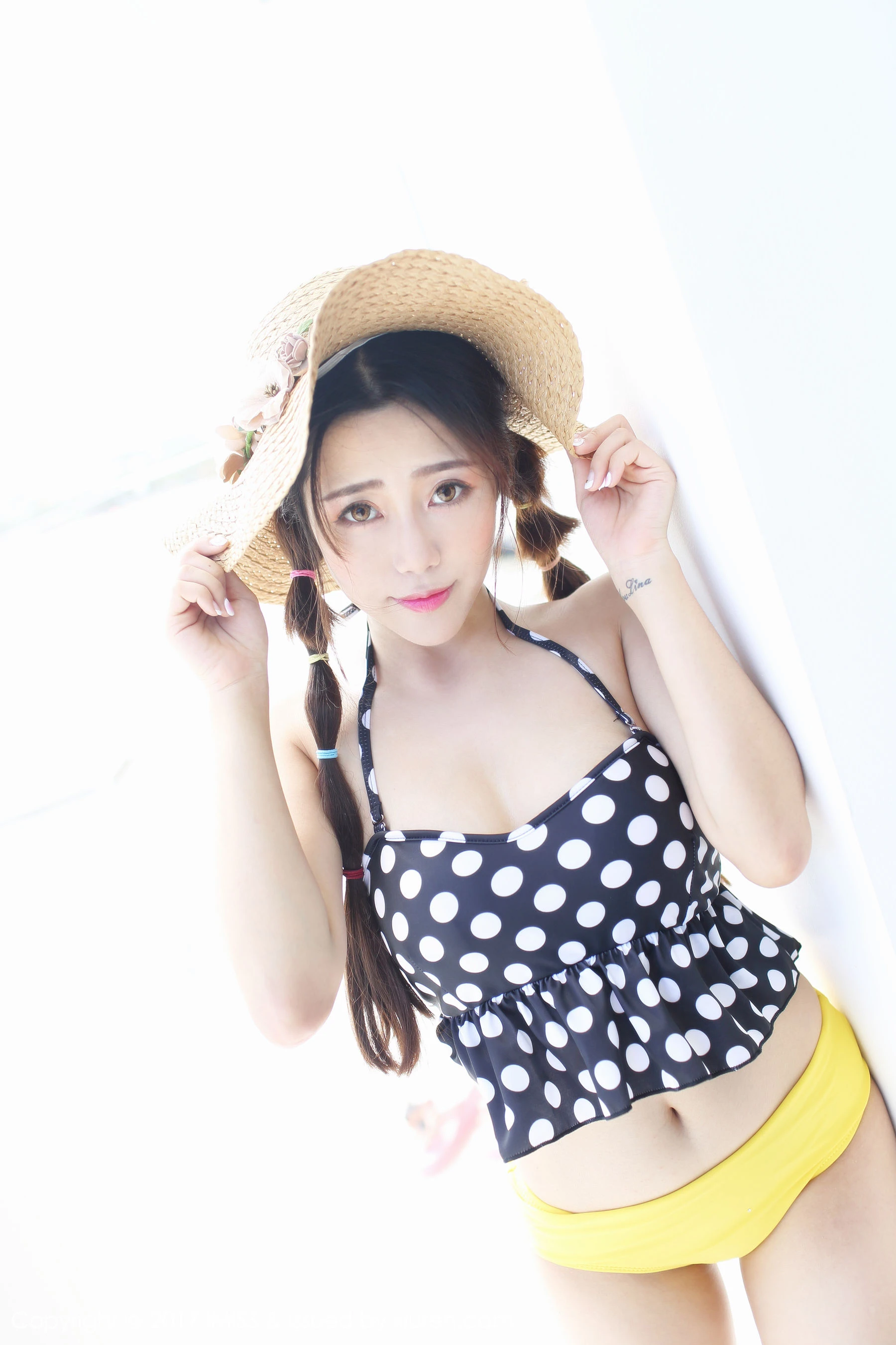 兜豆靓Youlina《长滩旅拍第1套》 爱蜜社 VOL.152插图4