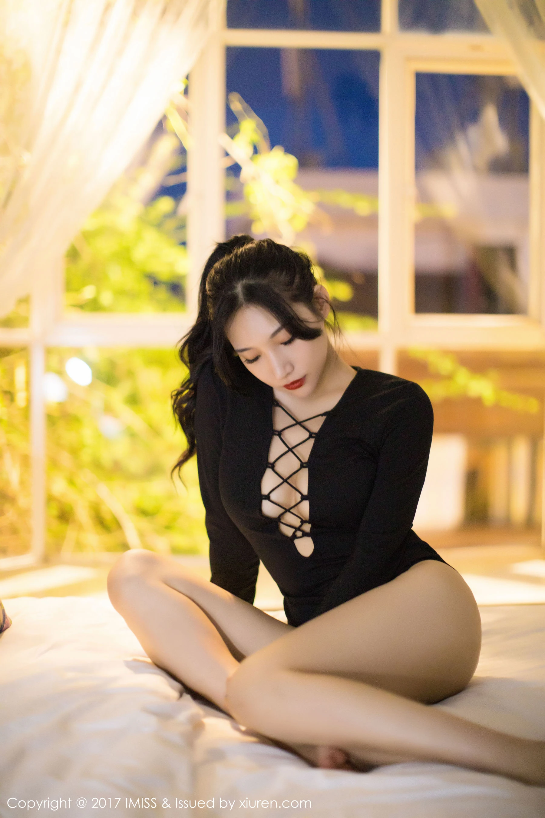 小狐狸Sica《黑色私房性感美腿》 爱蜜社IMiss VOL.194插图4