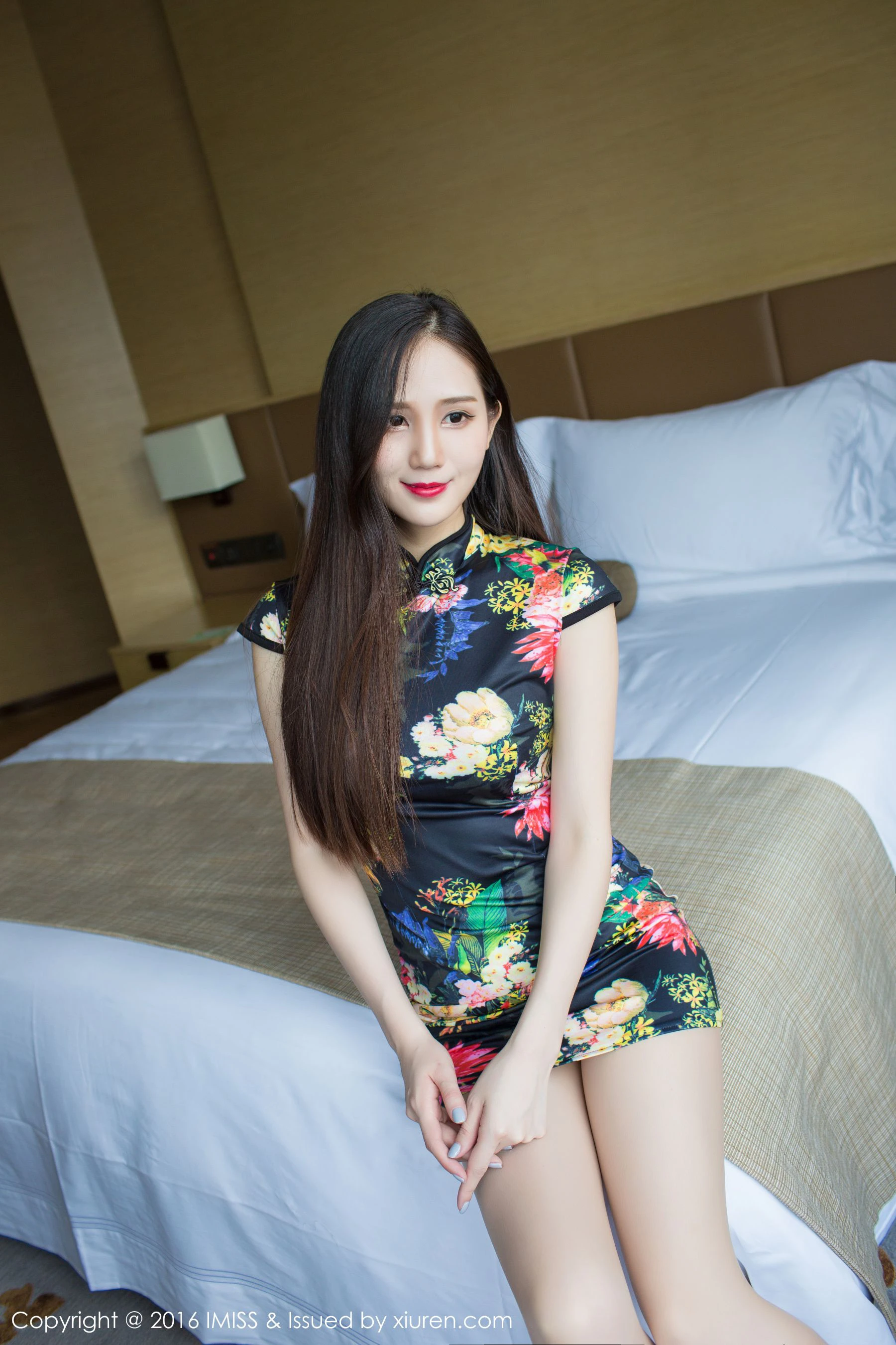 SISY思《典雅旗袍+诱惑丝袜+性感内衣》 爱蜜社IMiss Vol.117插图4