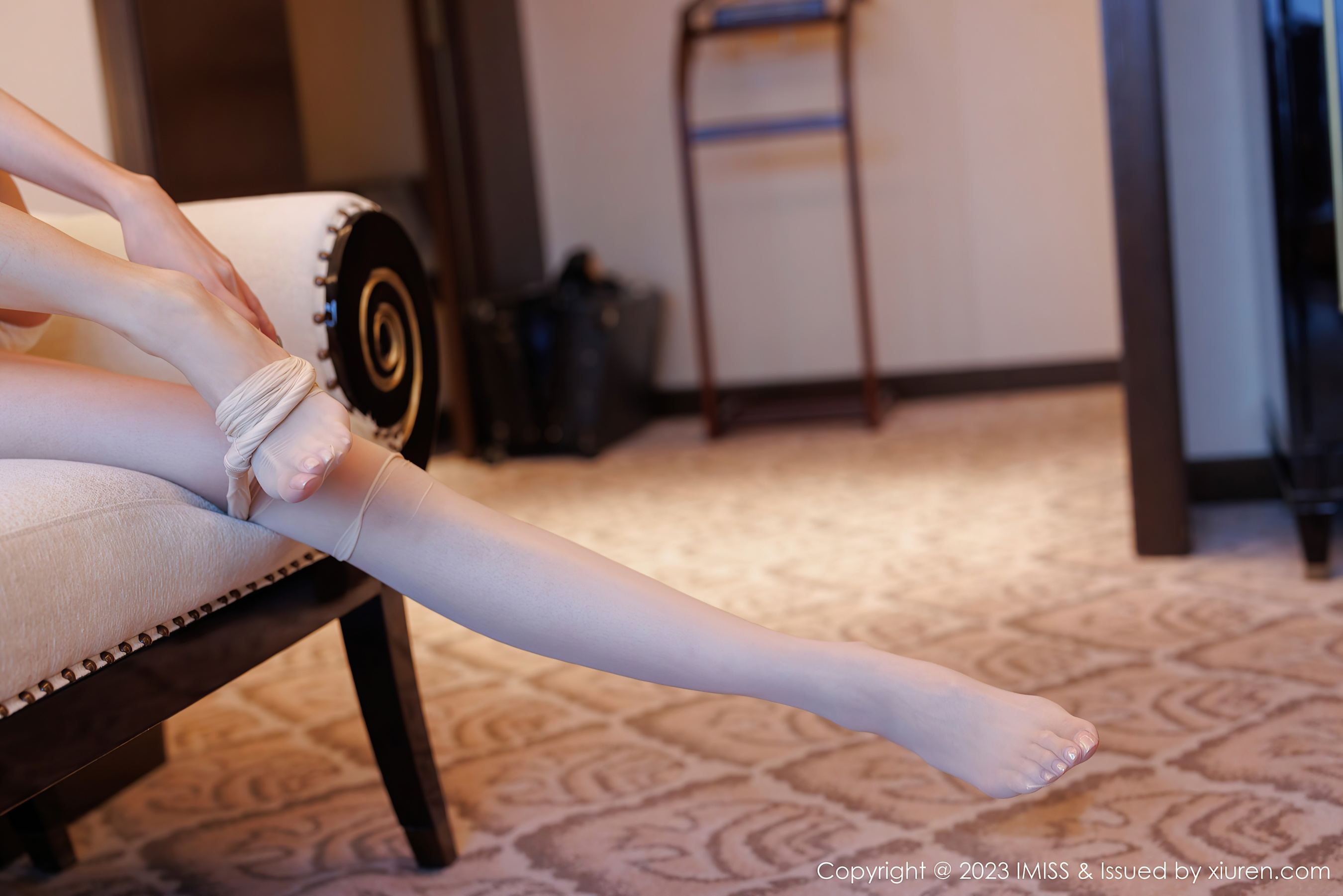 爱蜜社 VOL.711 泥鳅鳅 美腿长裙插图6