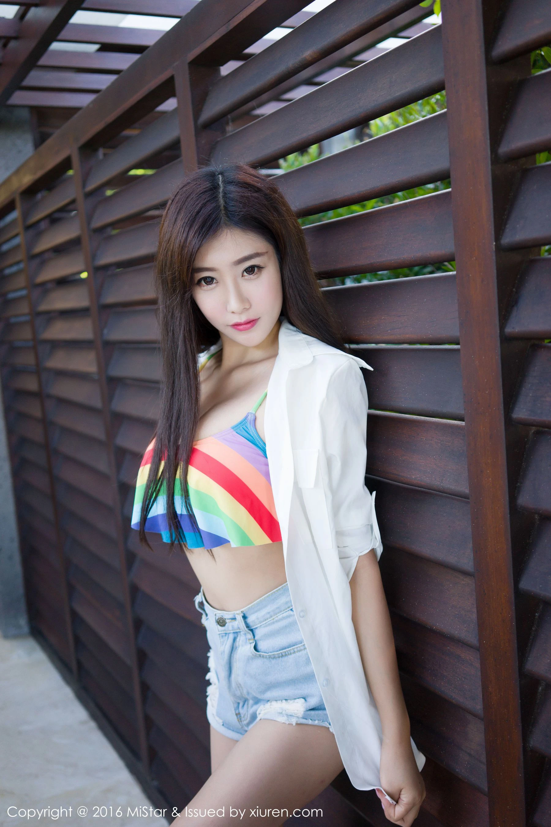 程小烦不烦《巴厘岛旅拍》2套性感泳装 魅妍社 Vol.095插图1