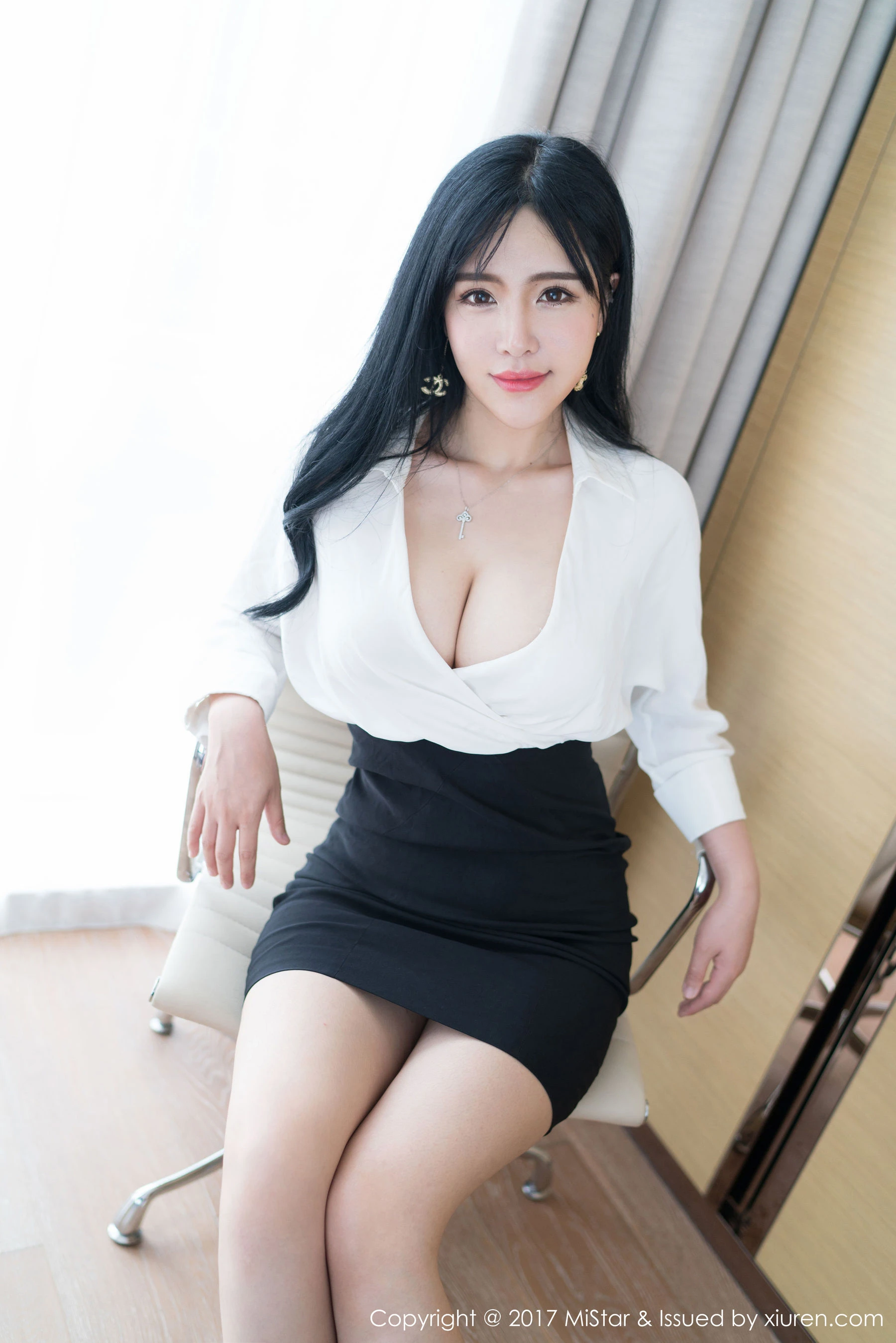 刘钰儿《性感OL秘书系列》 魅妍社 VOL.172插图6