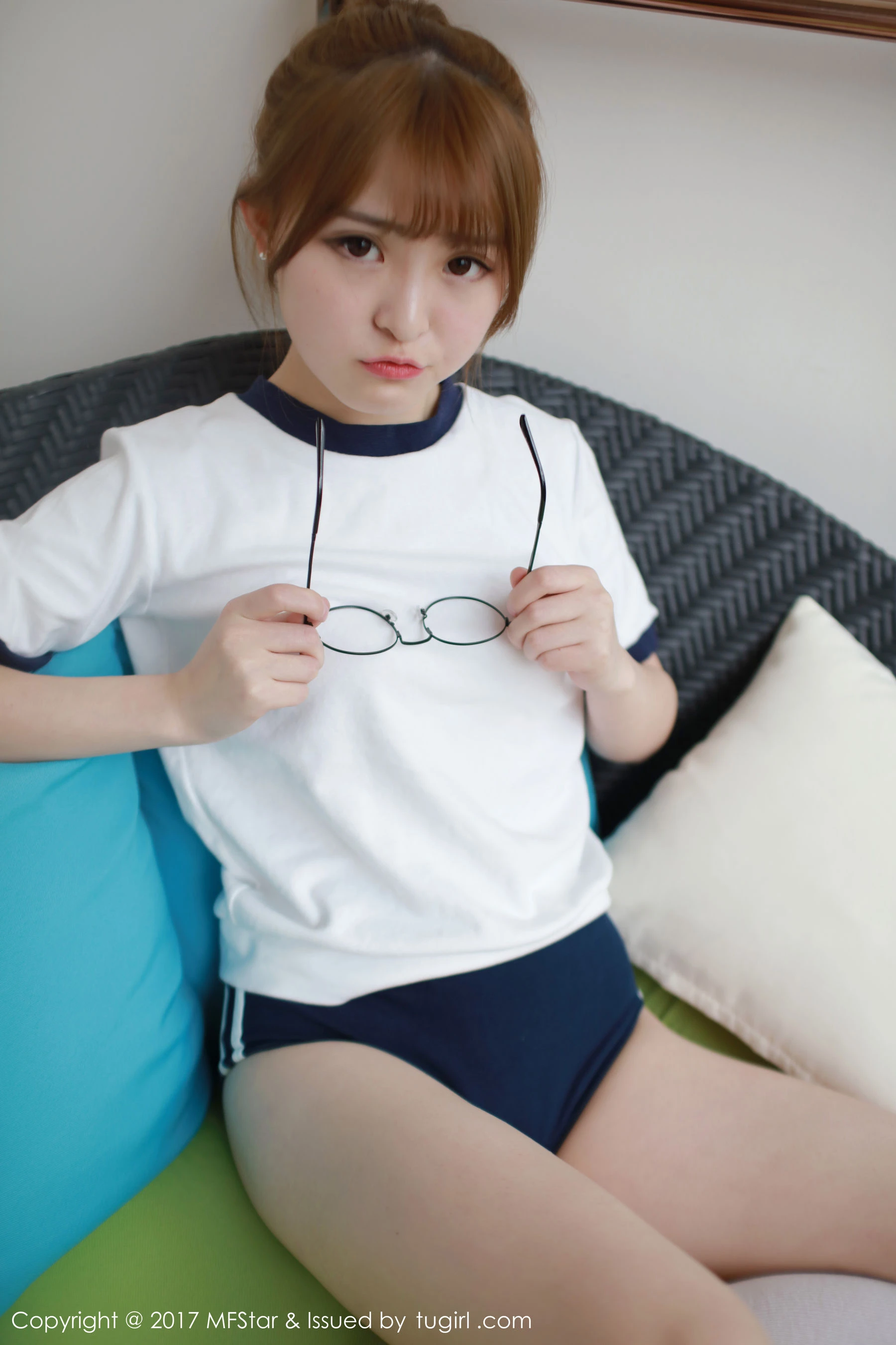 伊小七MoMo《运动服装扮+眼镜OL》 模范学院 Vol.090插图6