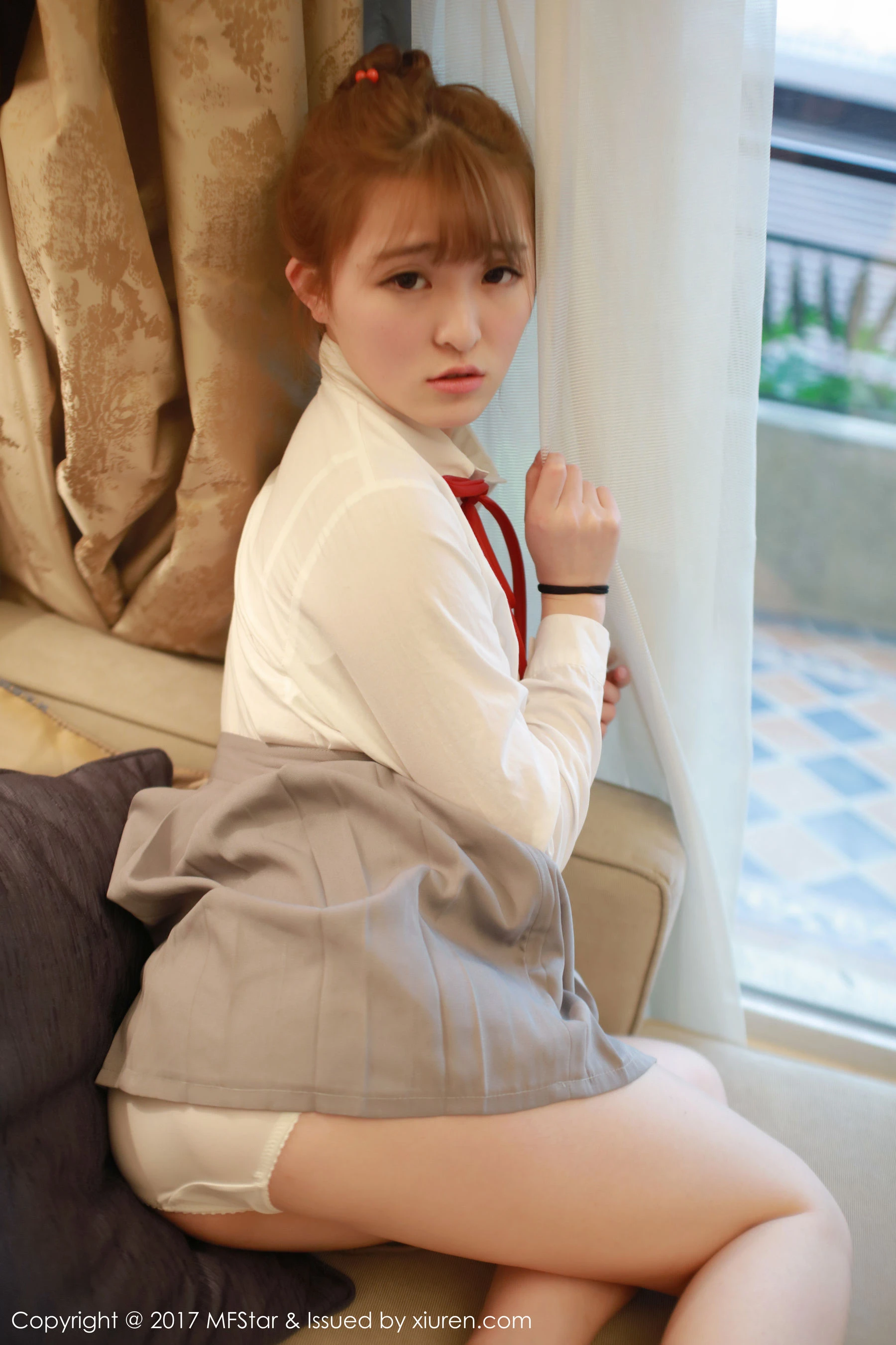 伊小七MoMo《学生装白衬衫+短裙系列》 模范学院 Vol.098插图5