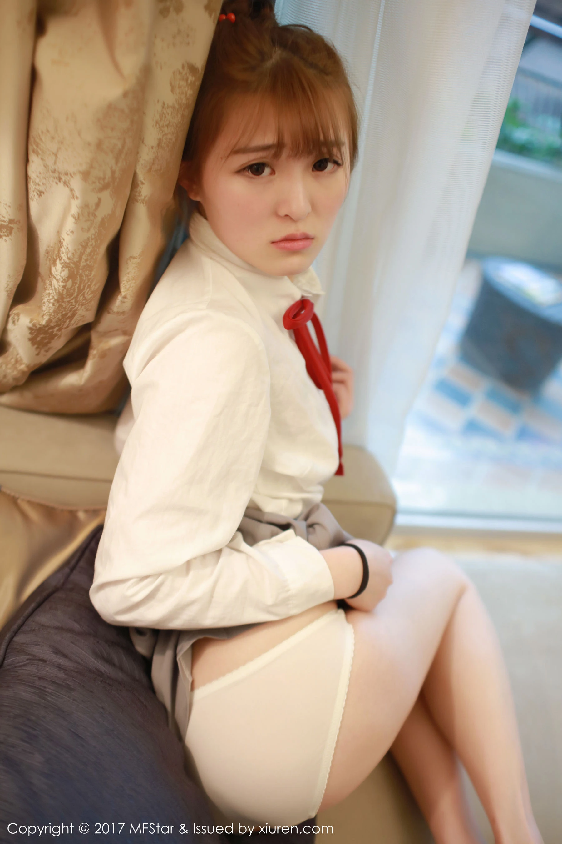 伊小七MoMo《学生装白衬衫+短裙系列》 模范学院 Vol.098插图7