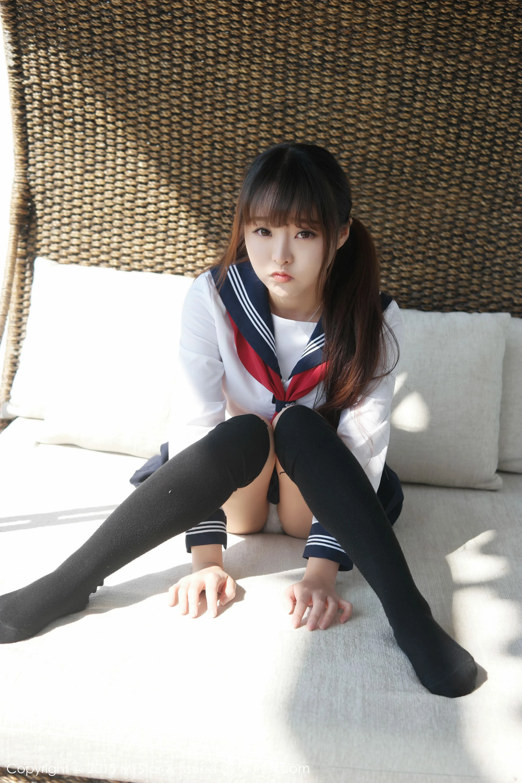 柳侑绮Sevenbaby《大理旅拍》水手服诱惑少女 模范学院 Vol.002|图集秀