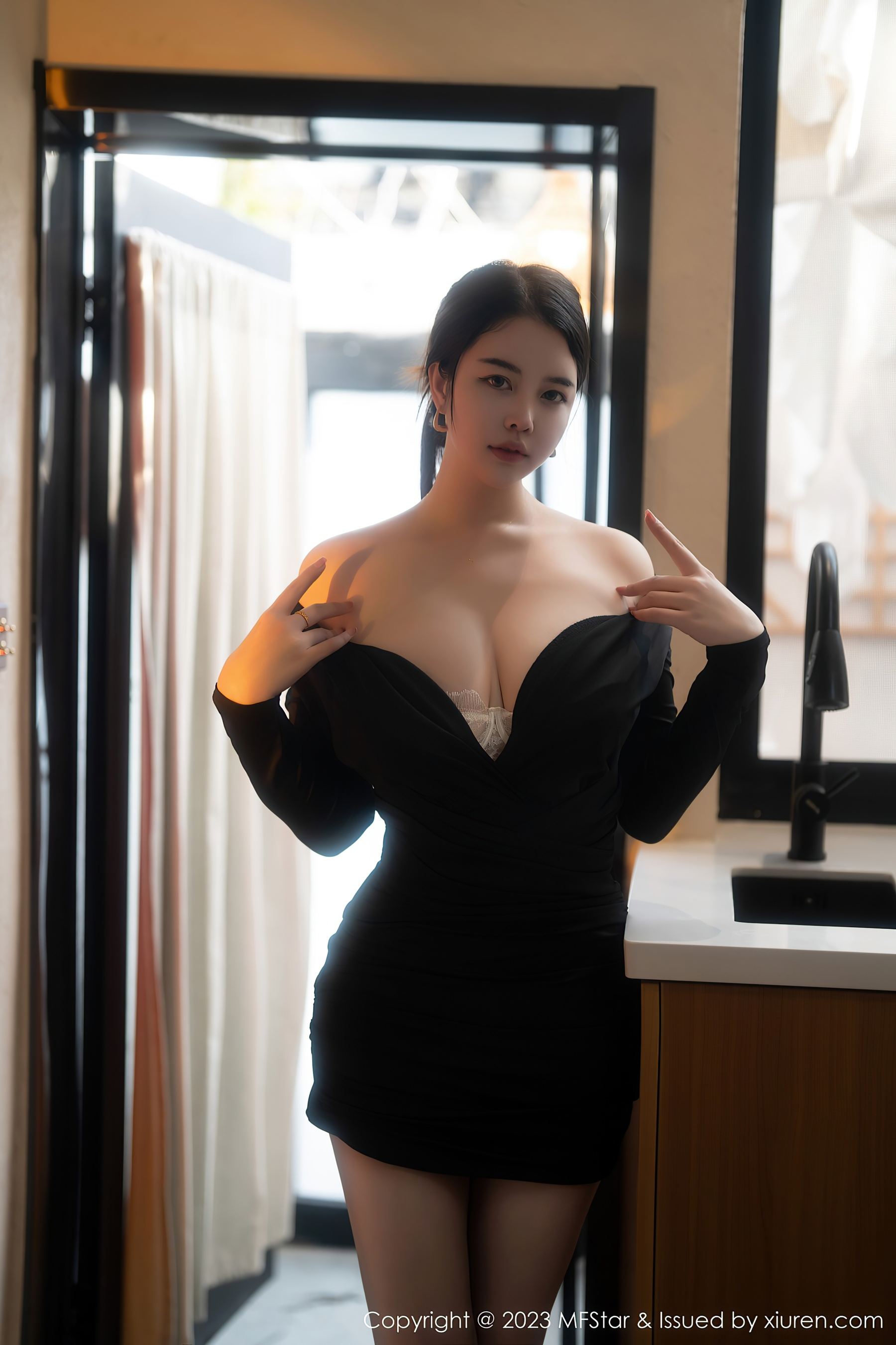 模范学院 VOL.596 樱桃小犊子 丰腴美臀插图2