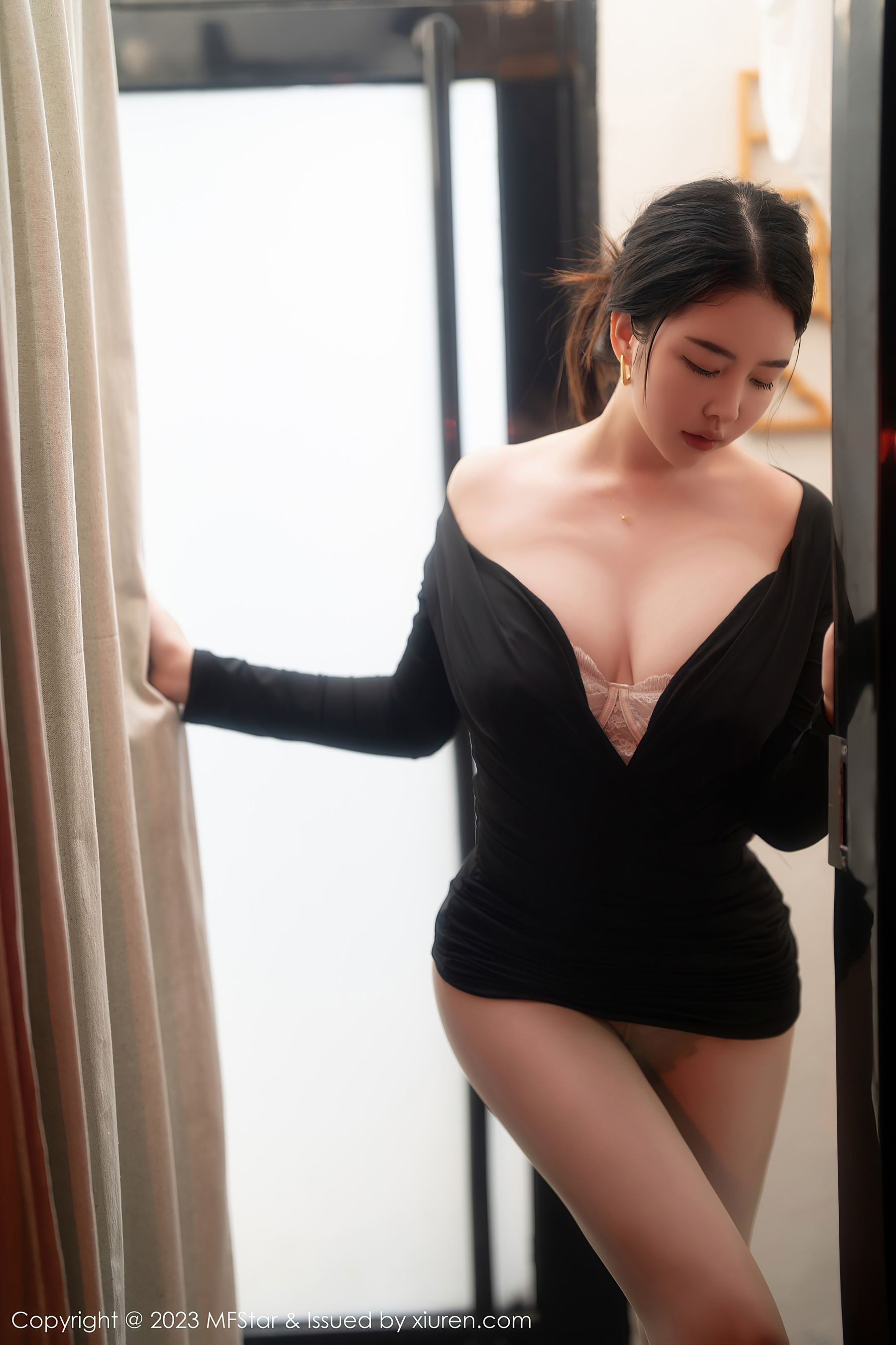 模范学院 VOL.596 樱桃小犊子 丰腴美臀插图