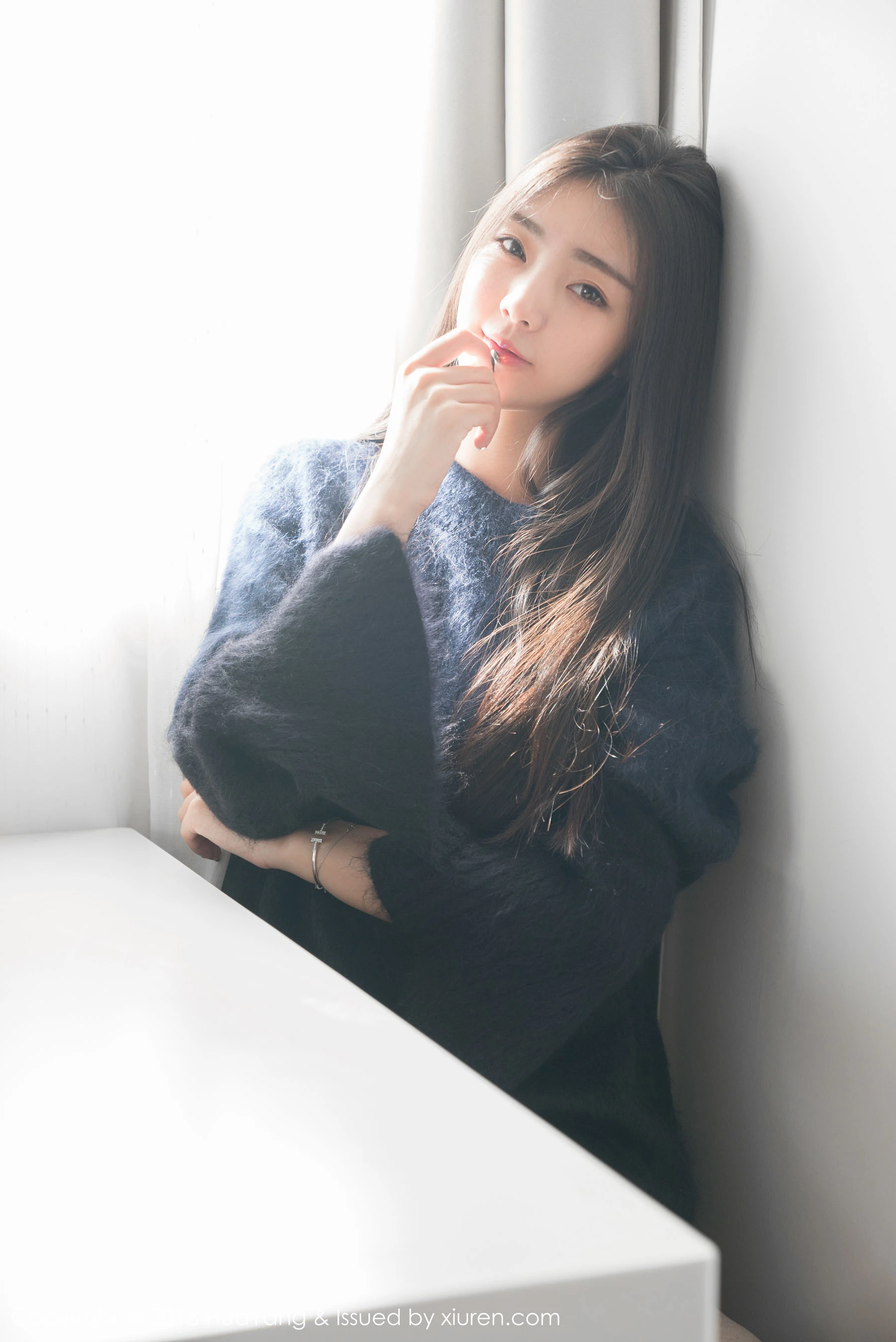 可樂Vicky《毛衣+白衬衫》 花漾 Vol.027|图集秀