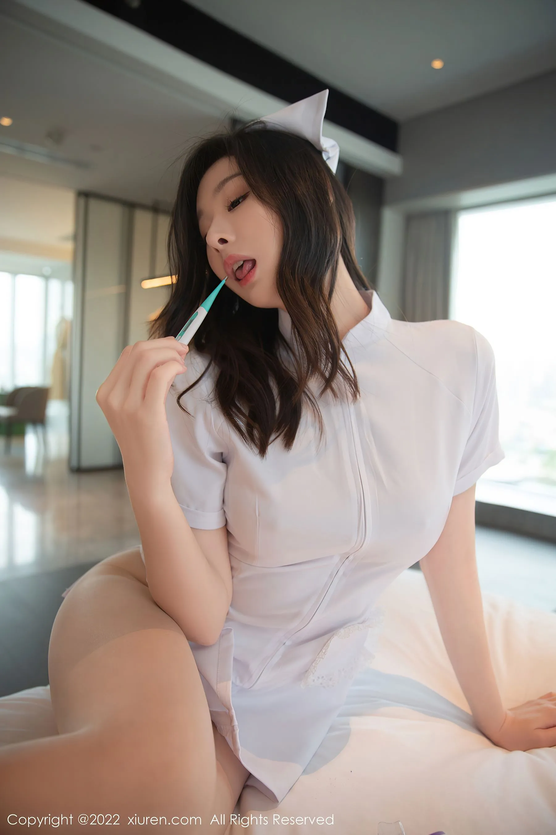  秀人网 No.6020 是小逗逗 护士服美腿第26张