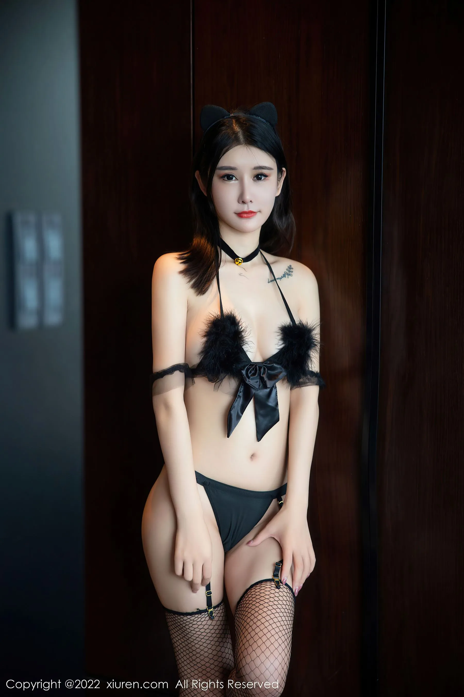  秀人网 No.6018 夏沫沫tifa 比基尼美腿第2张