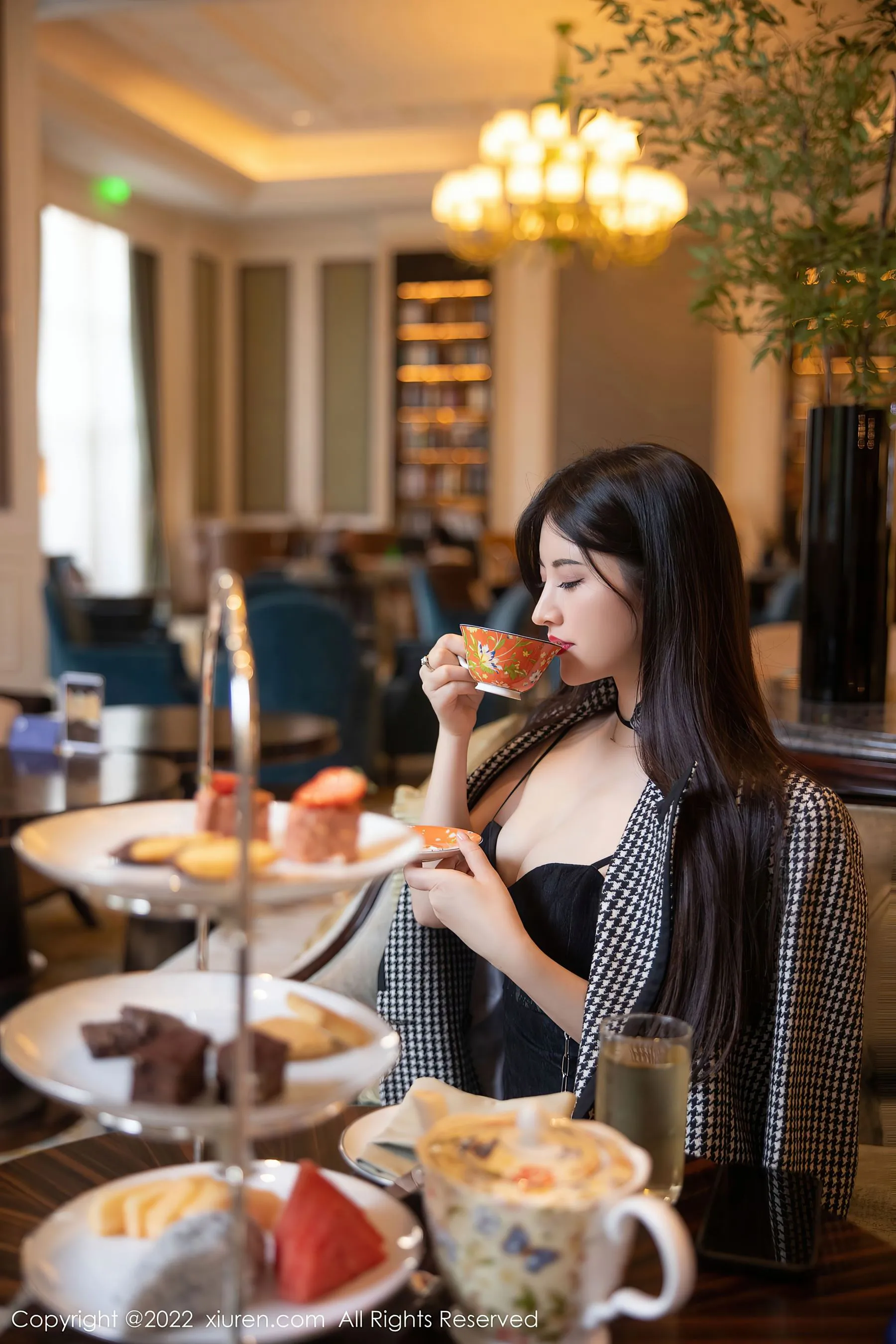 秀人网 No.6049 诗诗kiki 丰腴美臀第20张