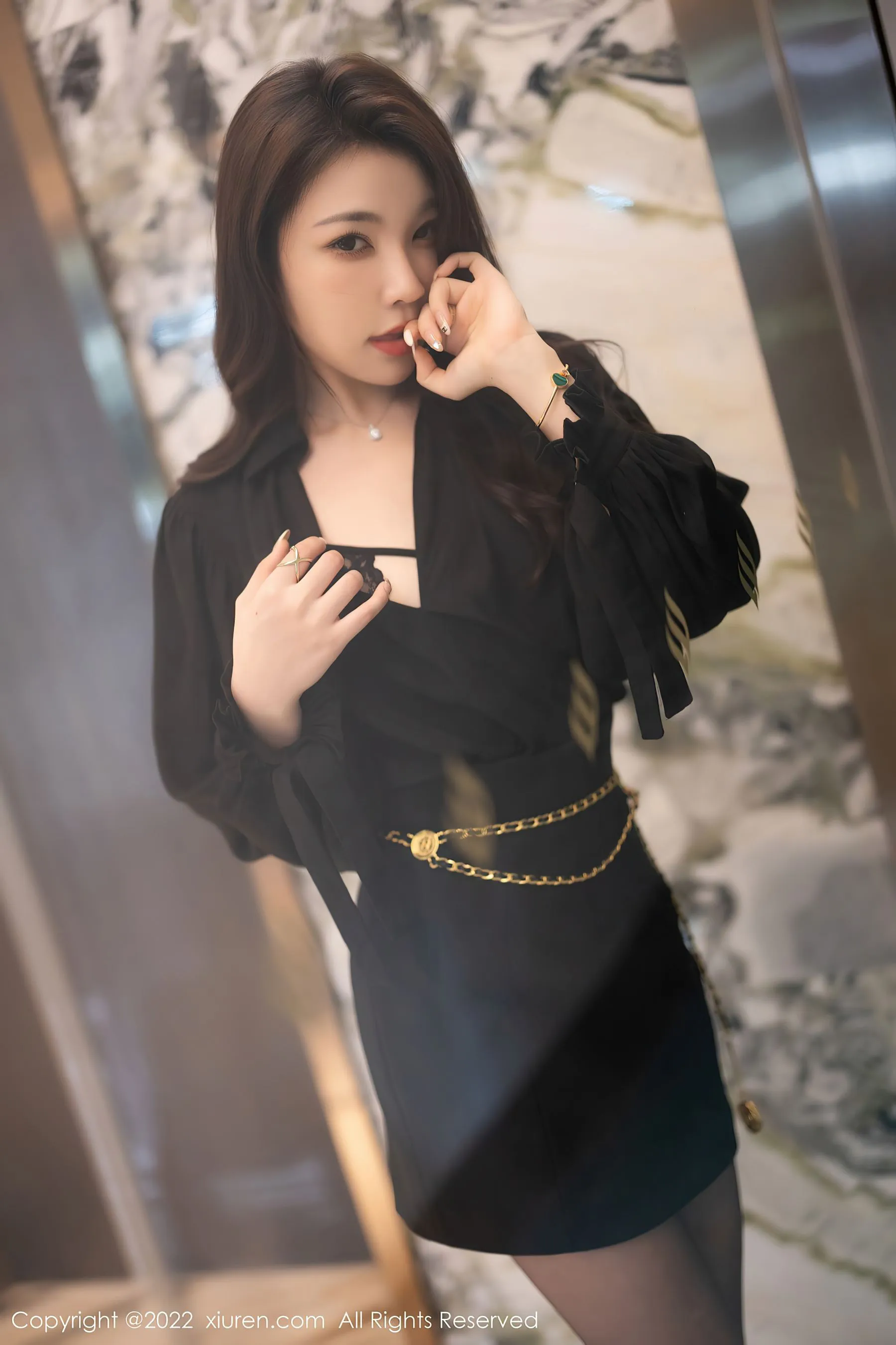  秀人网 No.6033 徐莉芝Booty 黑丝美腿第19张