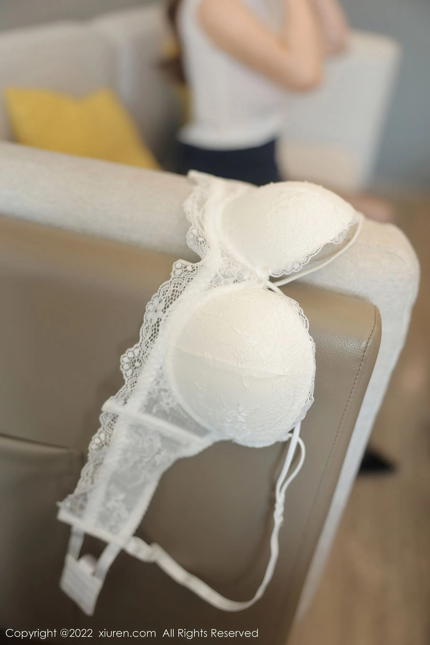 秀人网 No.6005 豆瓣酱 黑丝短裙第7张