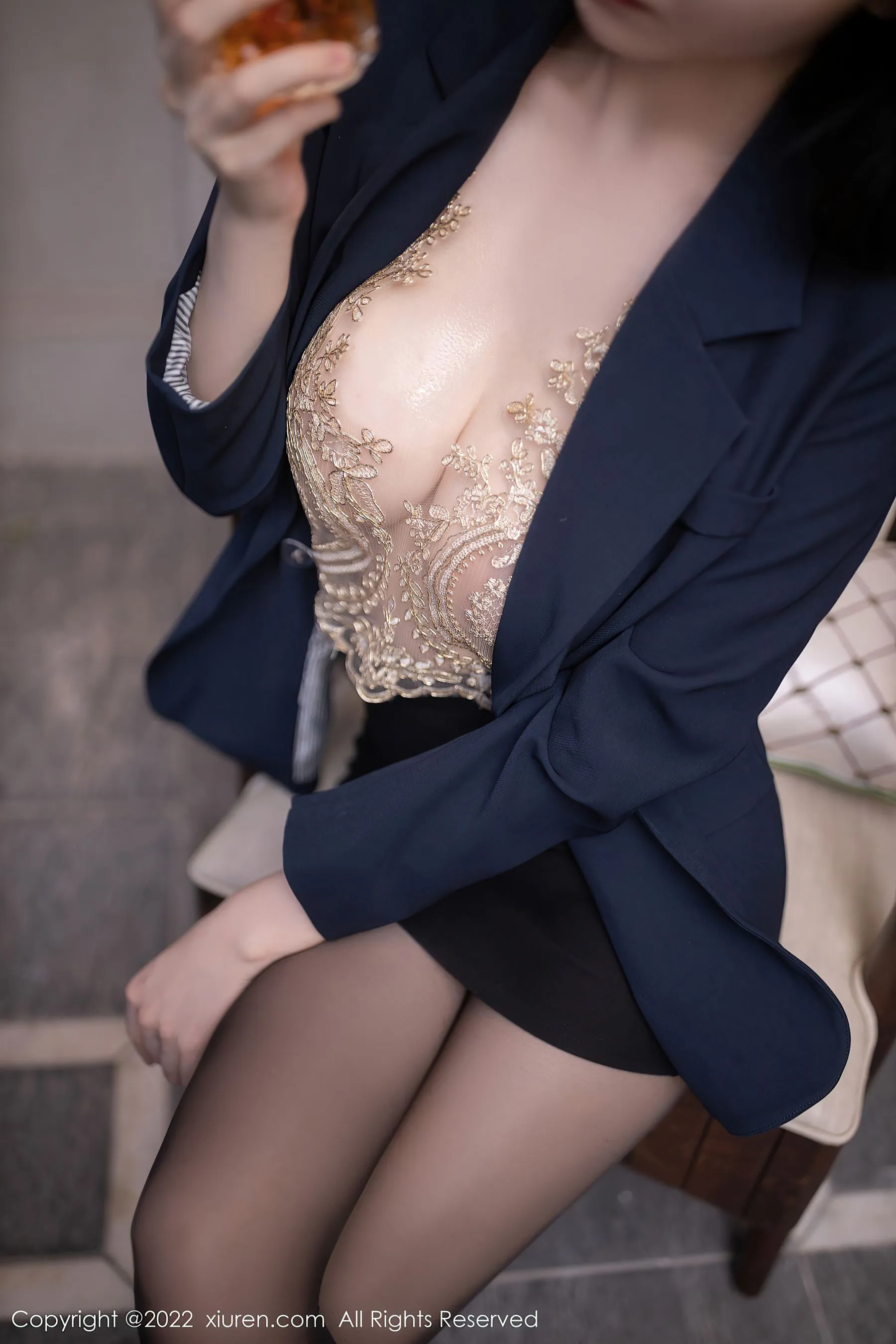 秀人网 No.6051 安然anran 黑丝美腿第22张