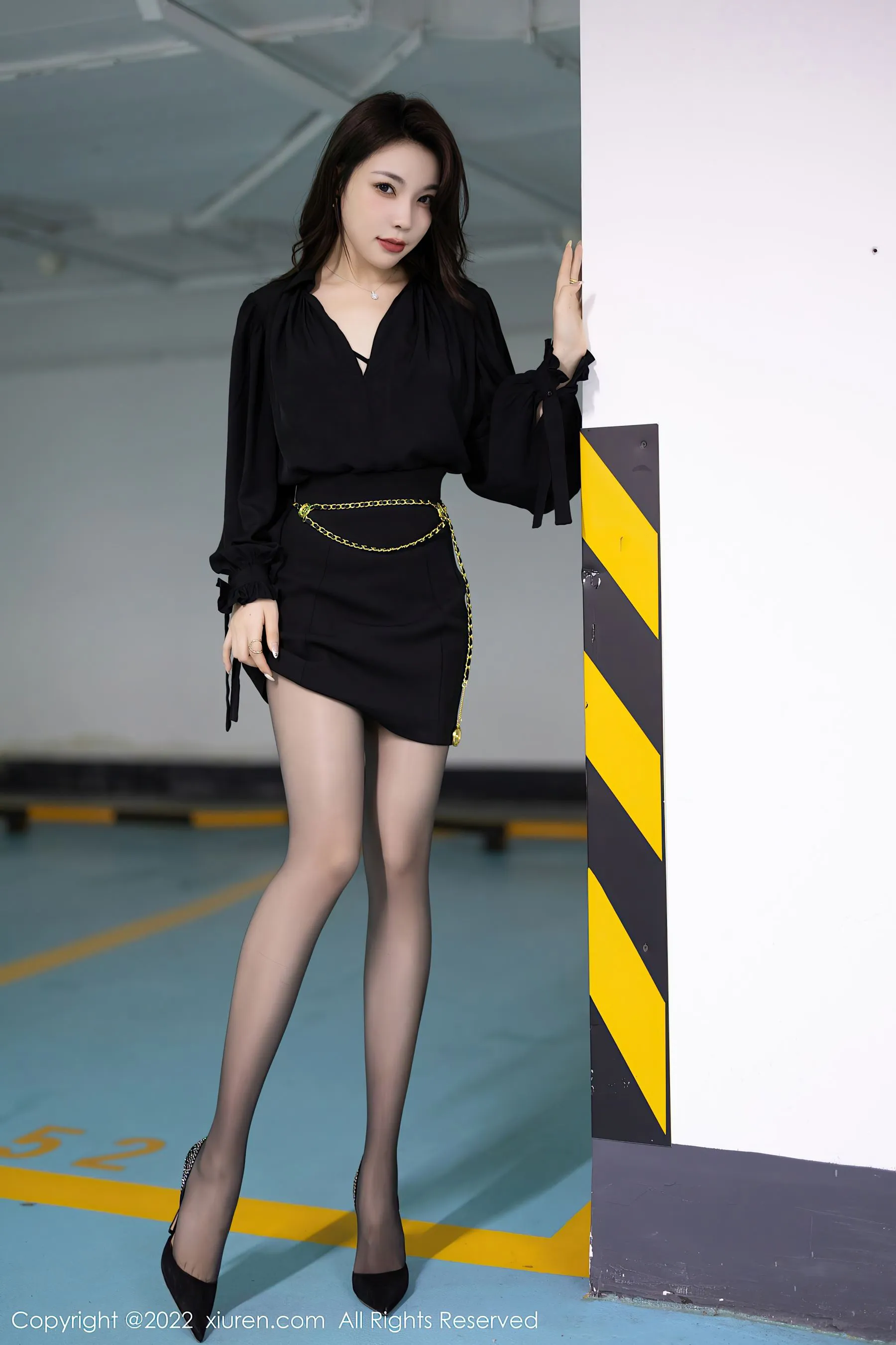  秀人网 No.6033 徐莉芝Booty 黑丝美腿第16张