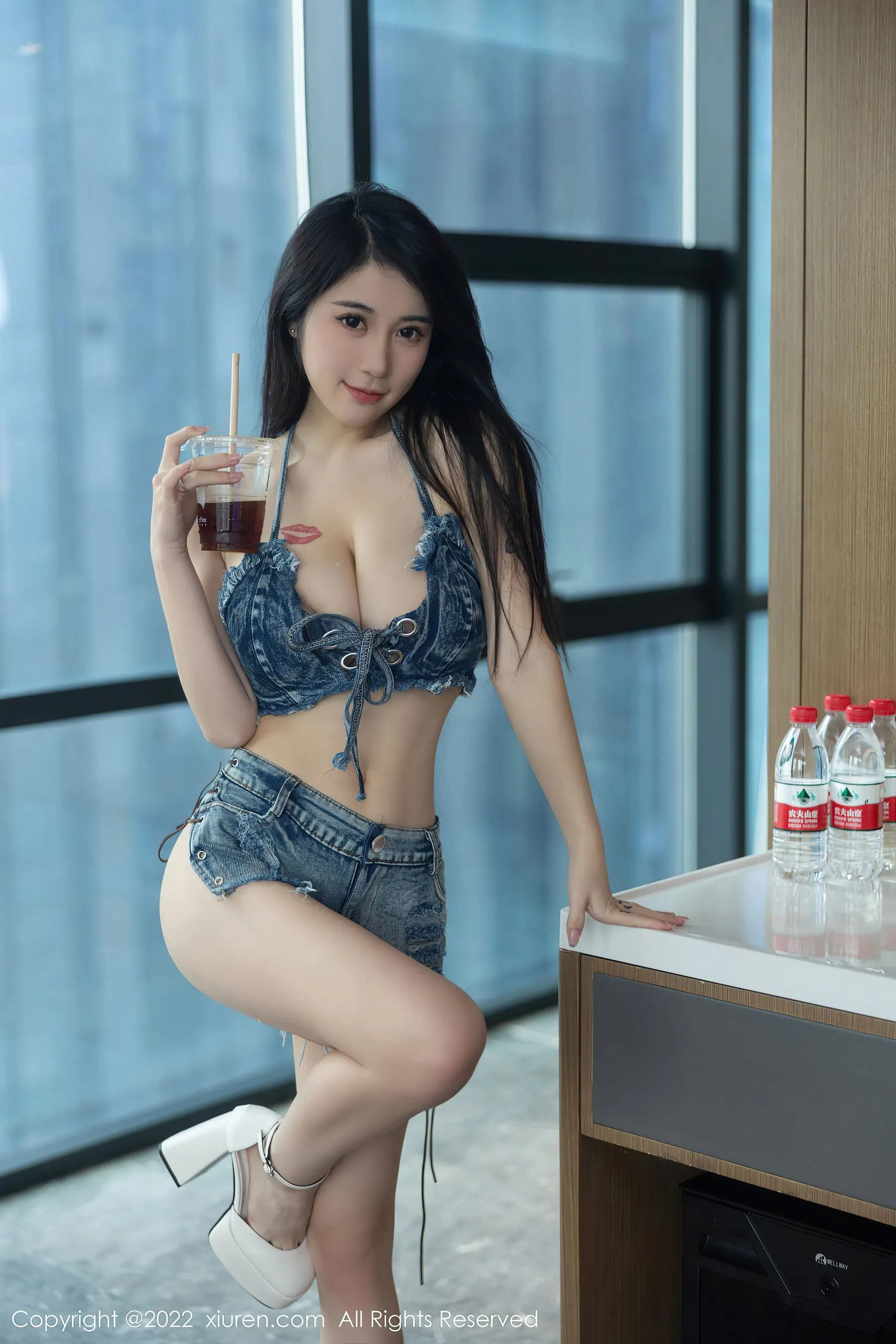  秀人网 No.5868 美七Mia 牛仔服美臀第22张