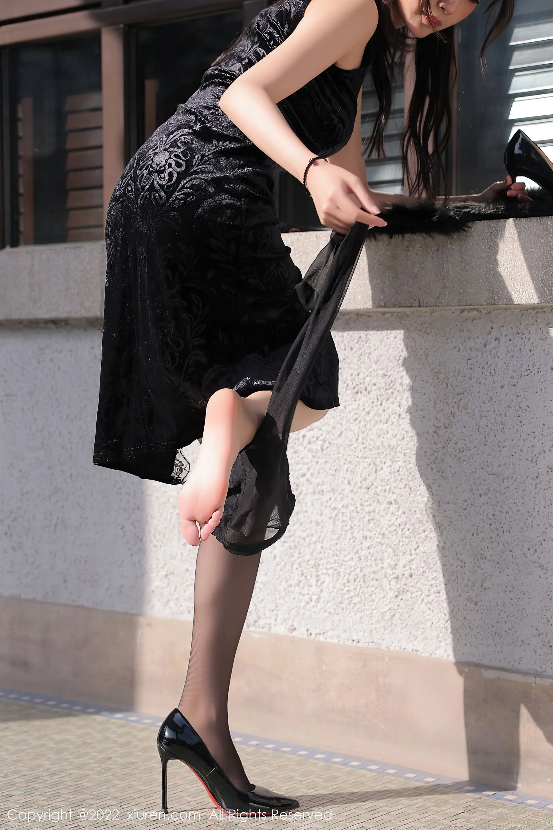  秀人网 No.6050 玥儿玥er 黑丝美腿第6张