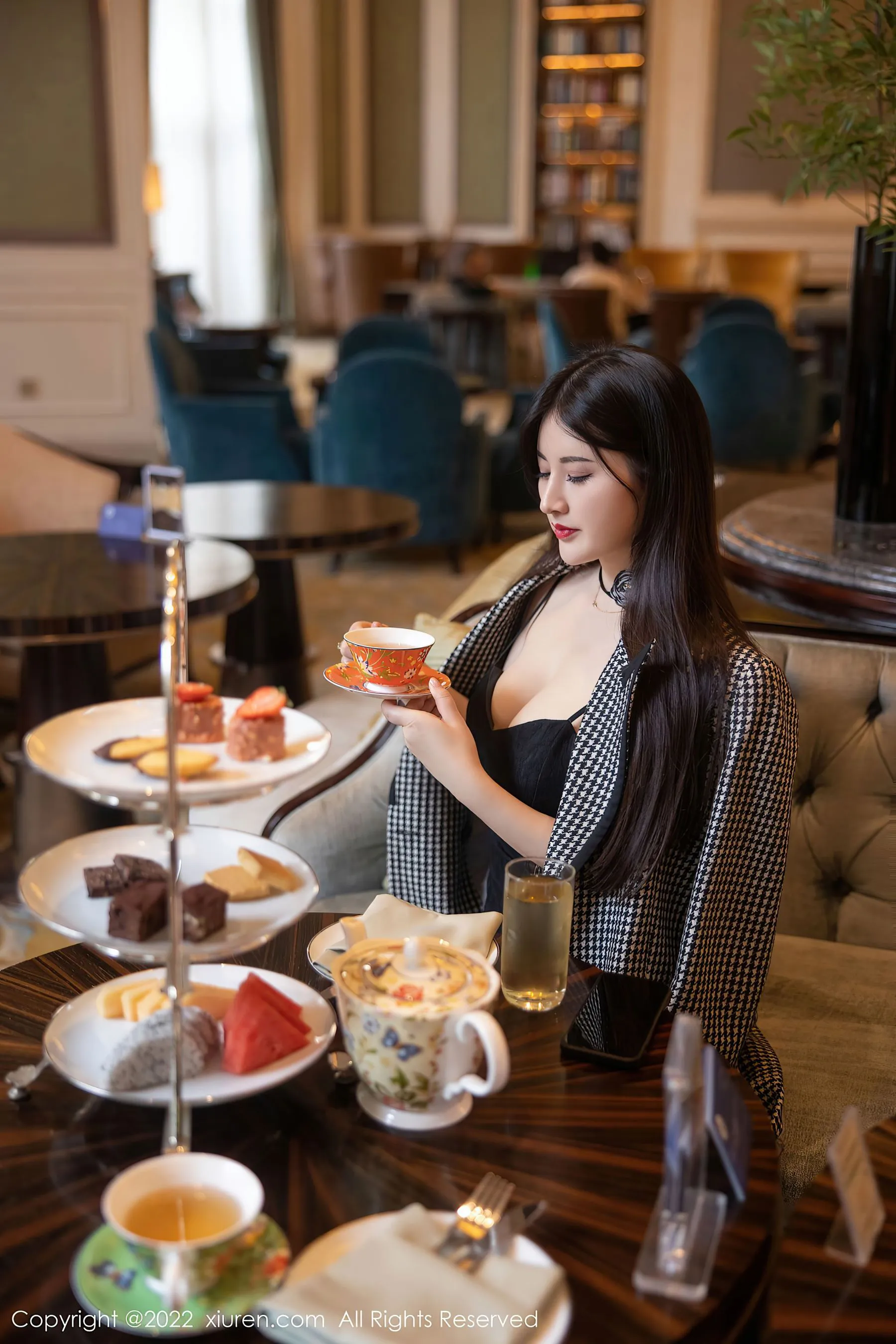 秀人网 No.6049 诗诗kiki 丰腴美臀第20张