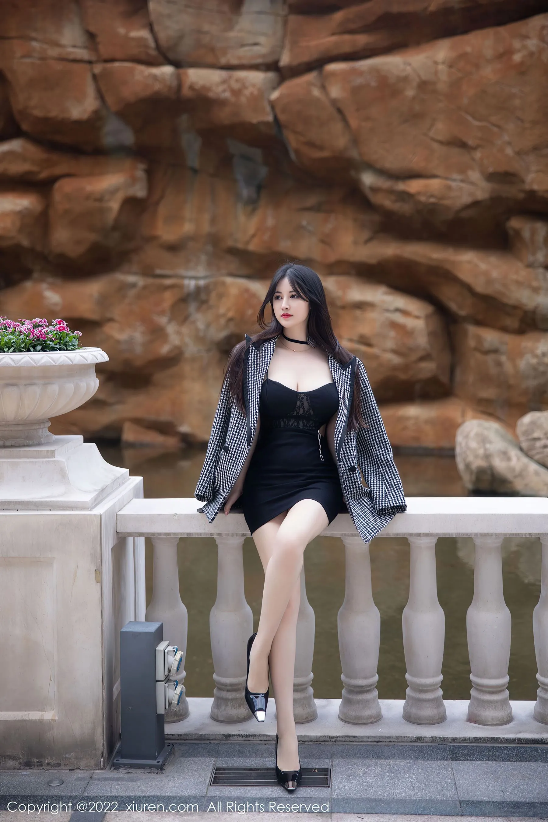  秀人网 No.6049 诗诗kiki 丰腴美臀第18张