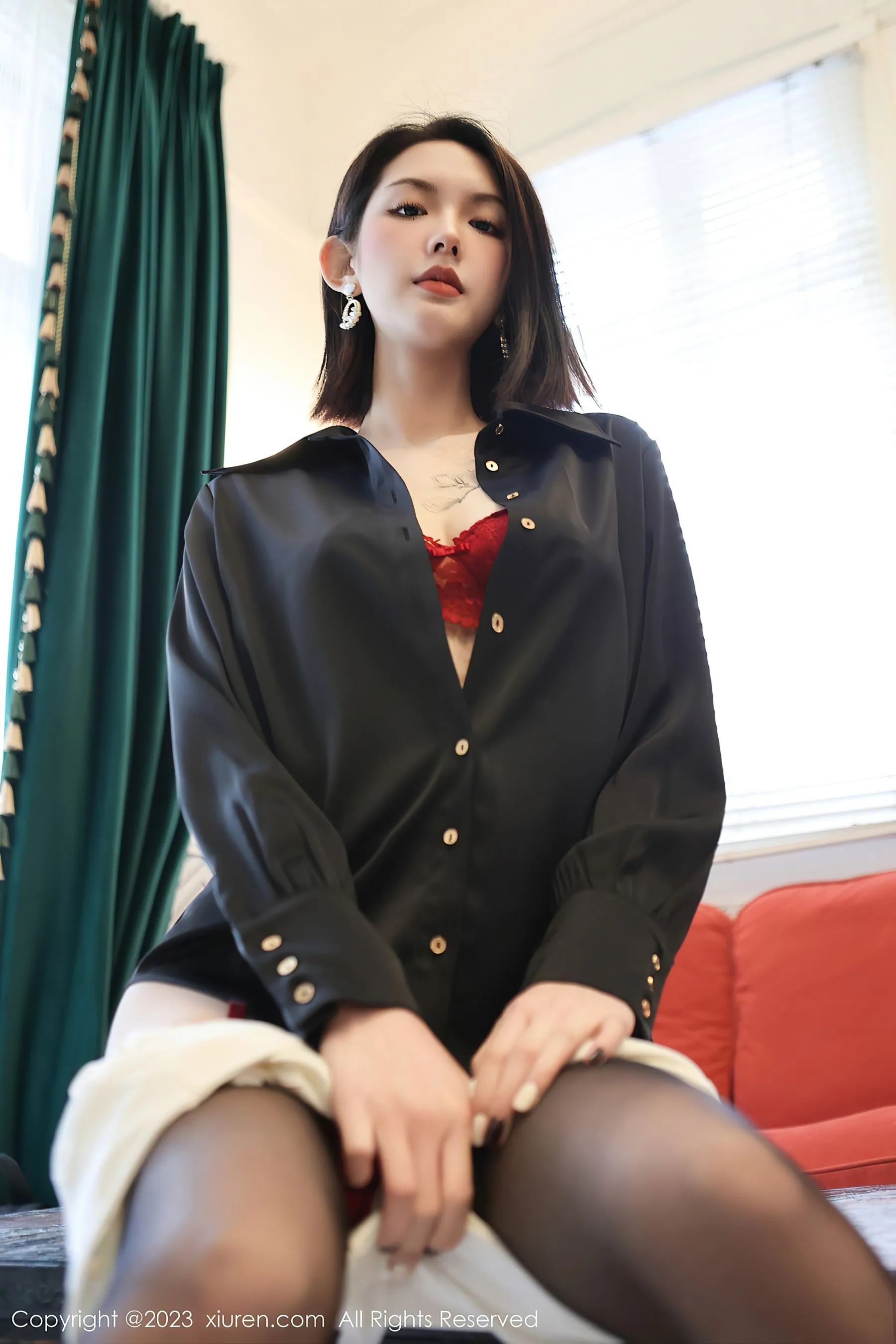 秀人网 No.6356 乔一一 黑丝短裙插图2