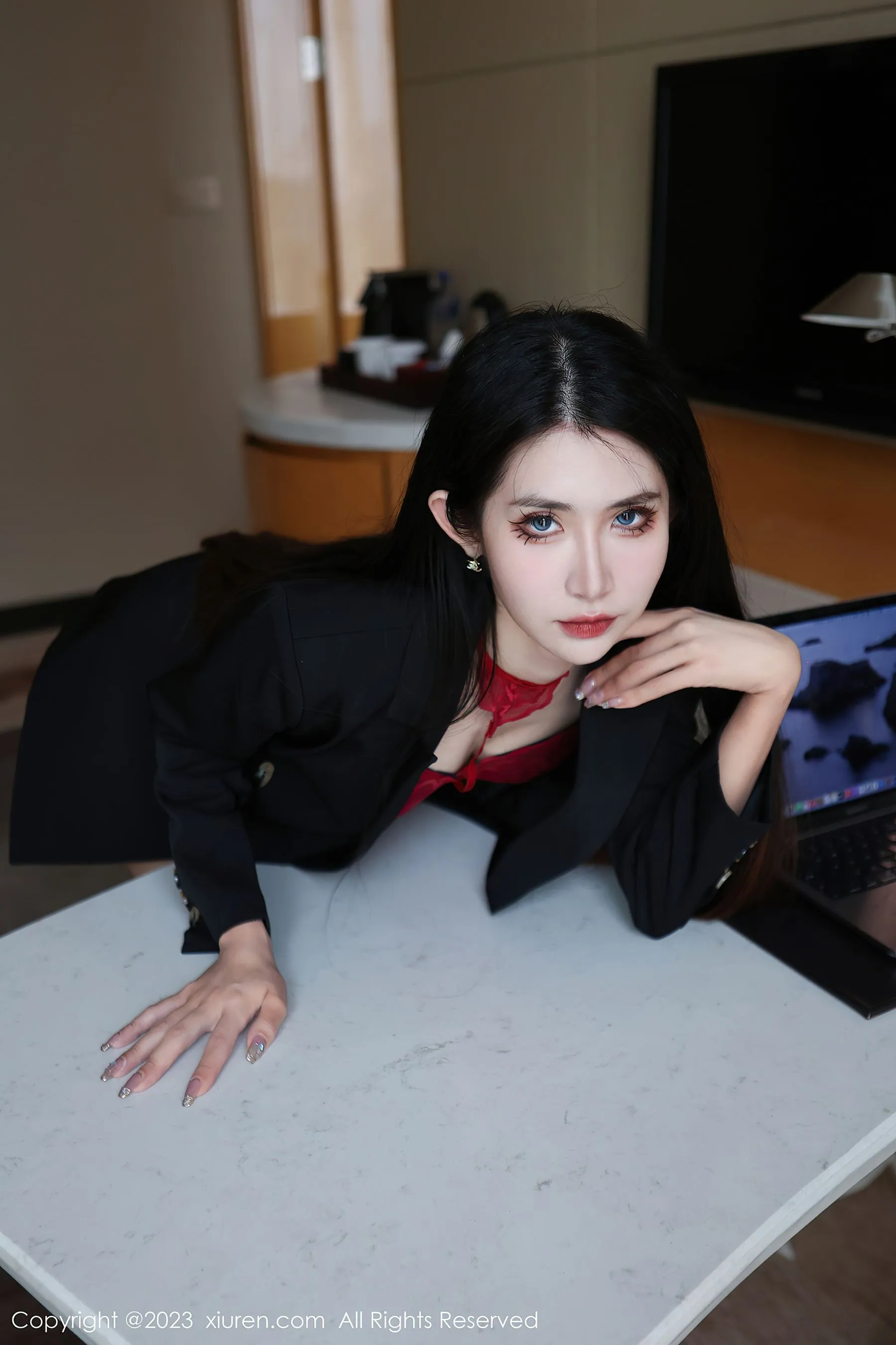 秀人网 No.6402 依娜Yina 美腿新人插图4