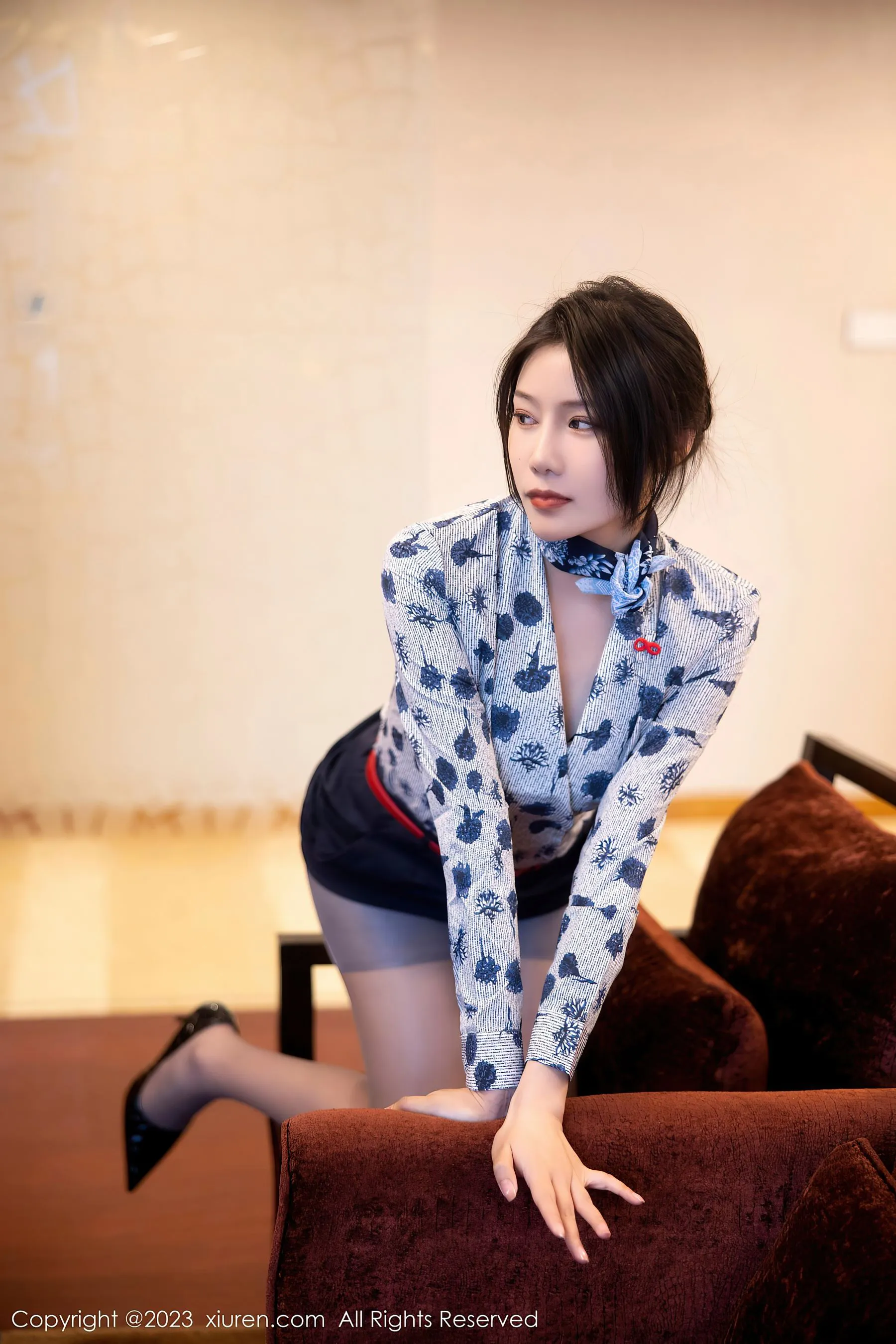 秀人网 No.6338 王楚璇 新人制服短裙插图3