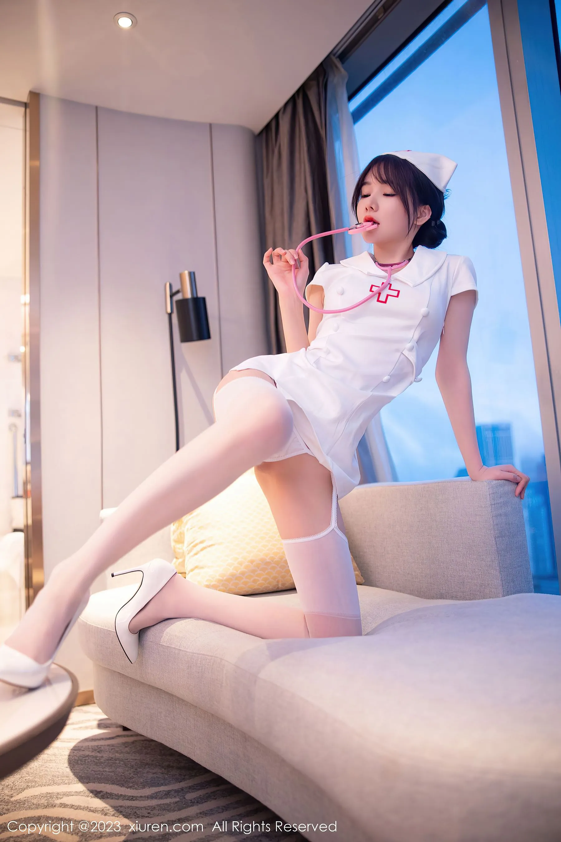 秀人网 No.6221 婠婠么 护士服丝袜插图5