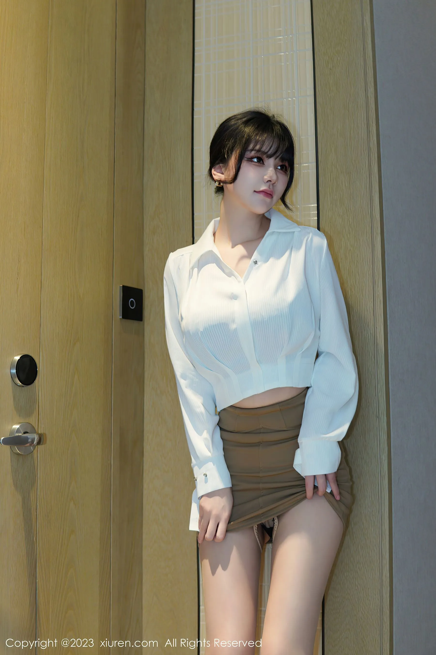 秀人网 No.6111 桃桃子_ 短裙美腿第19张