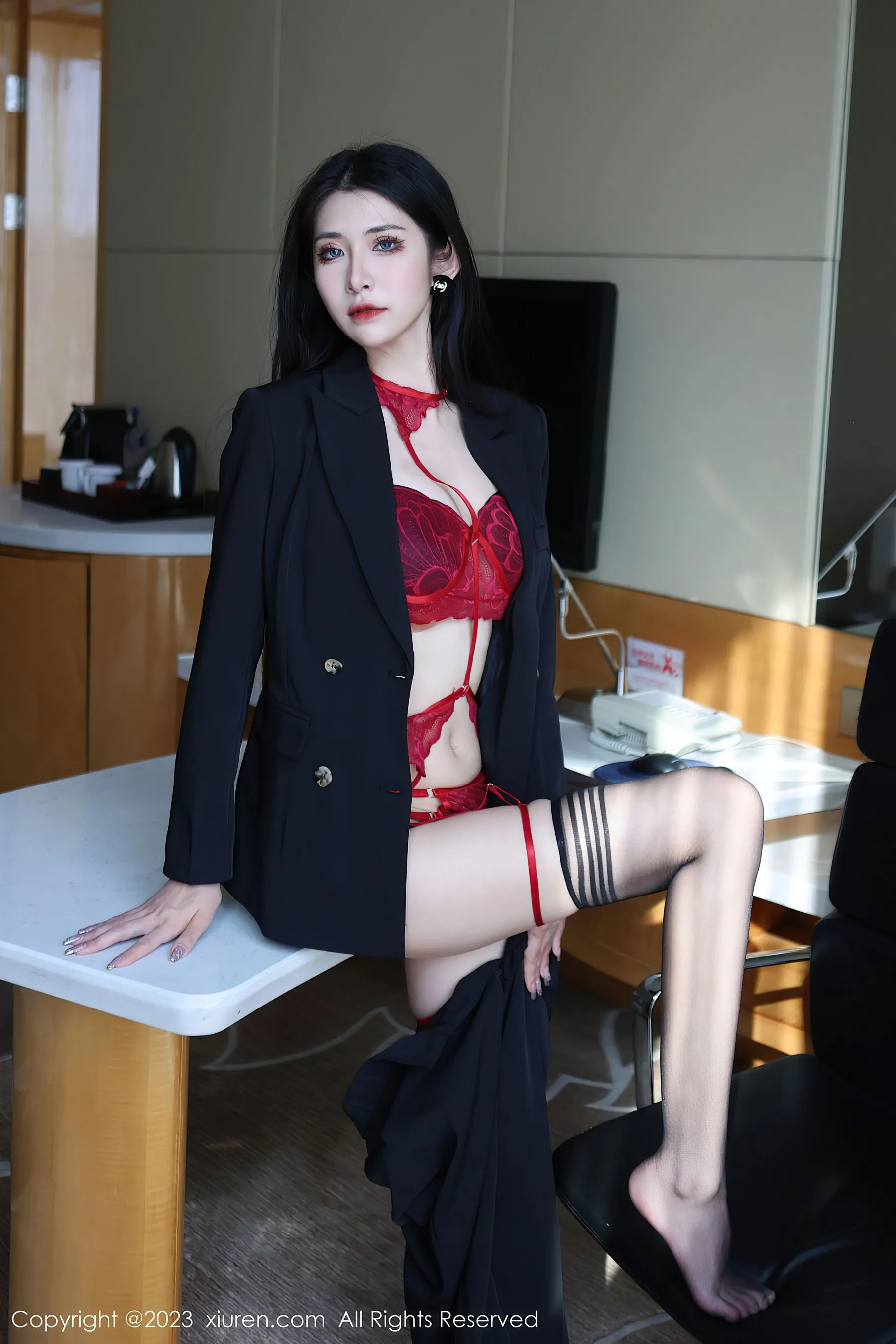 秀人网 No.6402 依娜Yina 美腿新人插图2