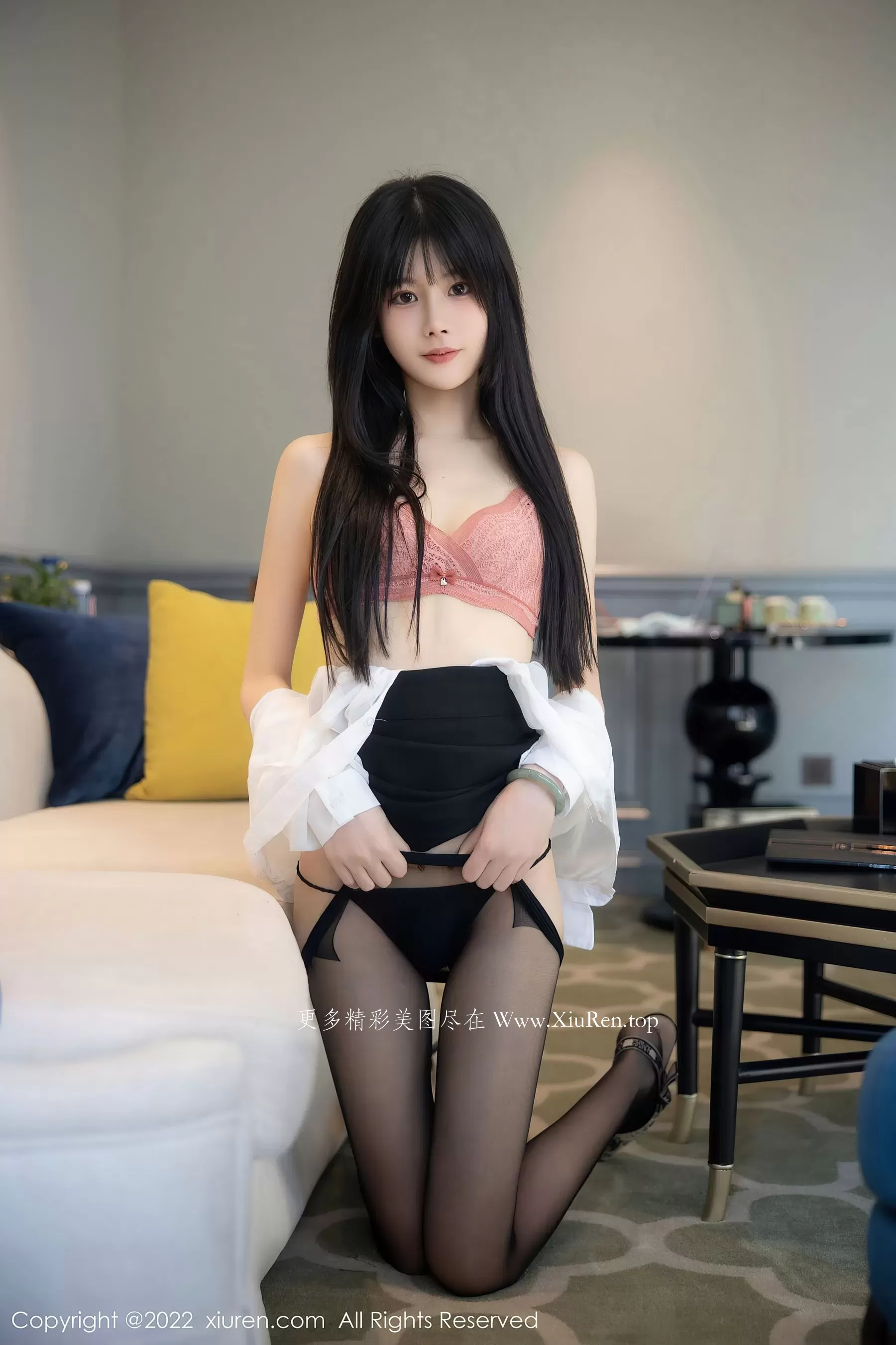  秀人网 No.5861 77qiqi 短裙黑丝第1张