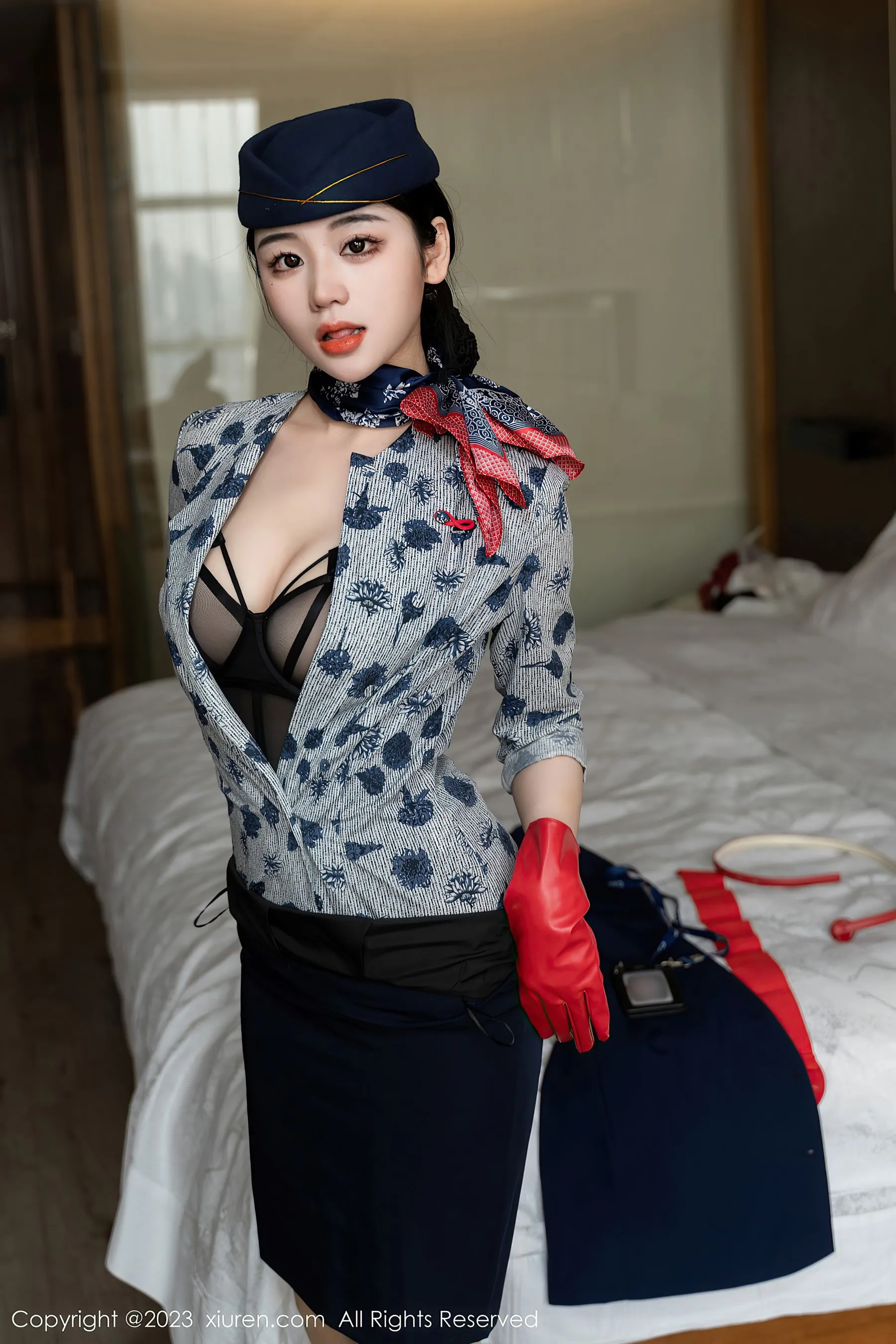 秀人网 No.6790 汐汐爱吃草莓 制服美臀插图7