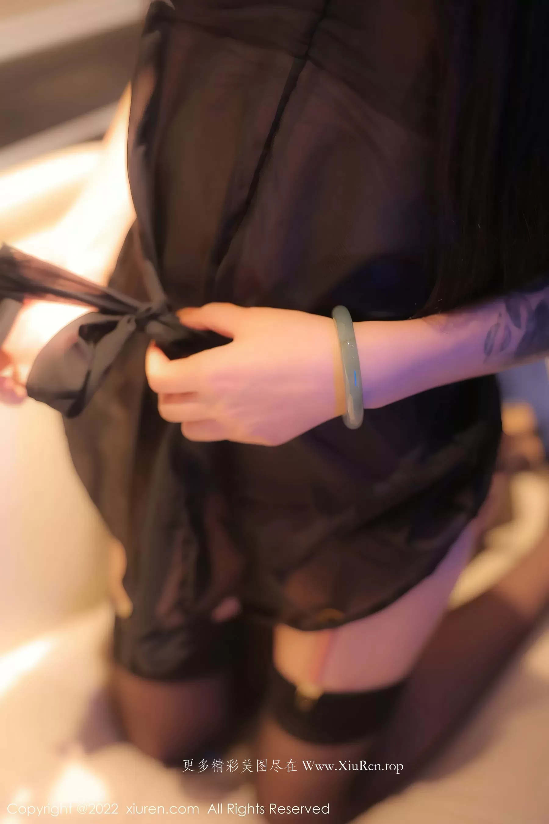  秀人网 No.6030 77qiqi 黑丝美腿第24张