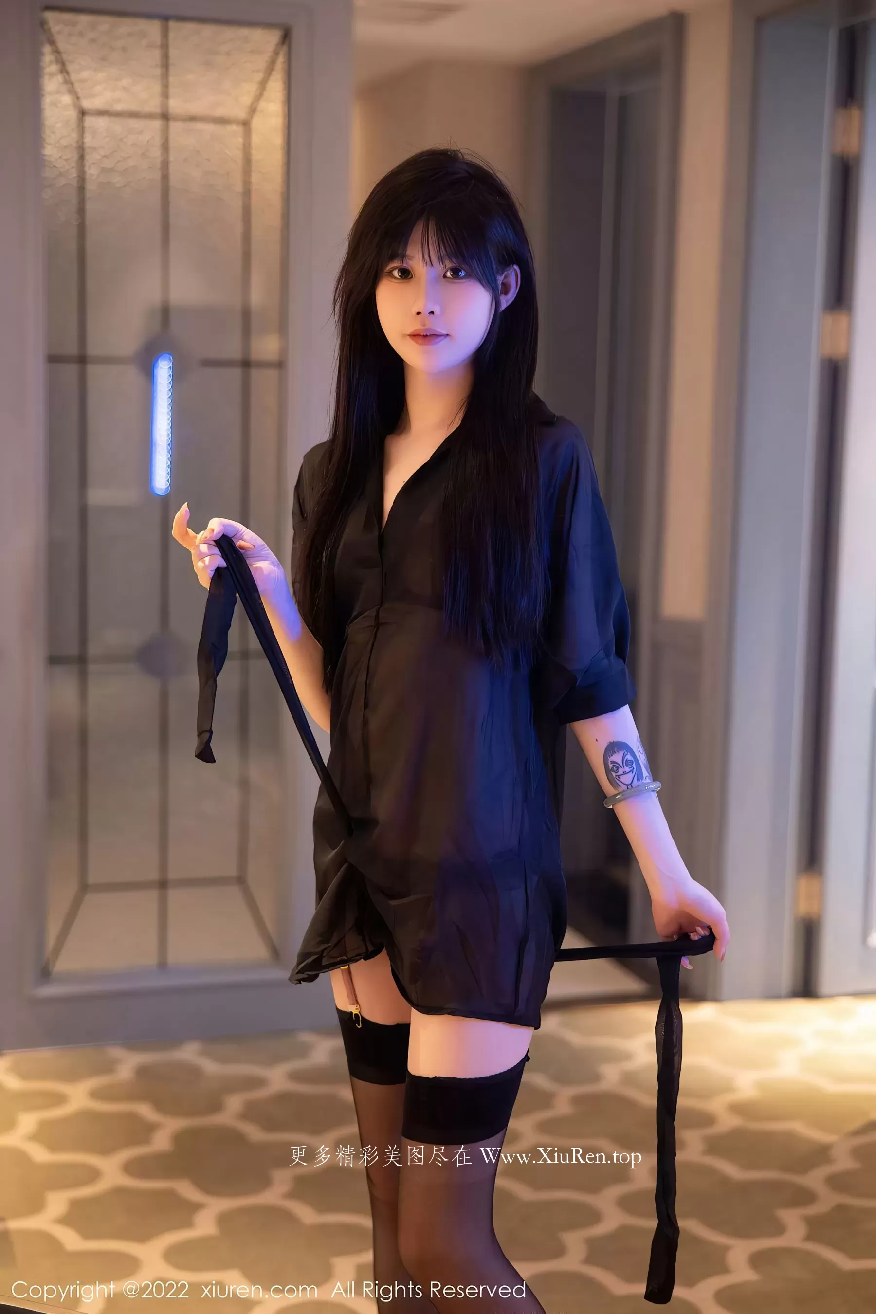  秀人网 No.6030 77qiqi 黑丝美腿第24张