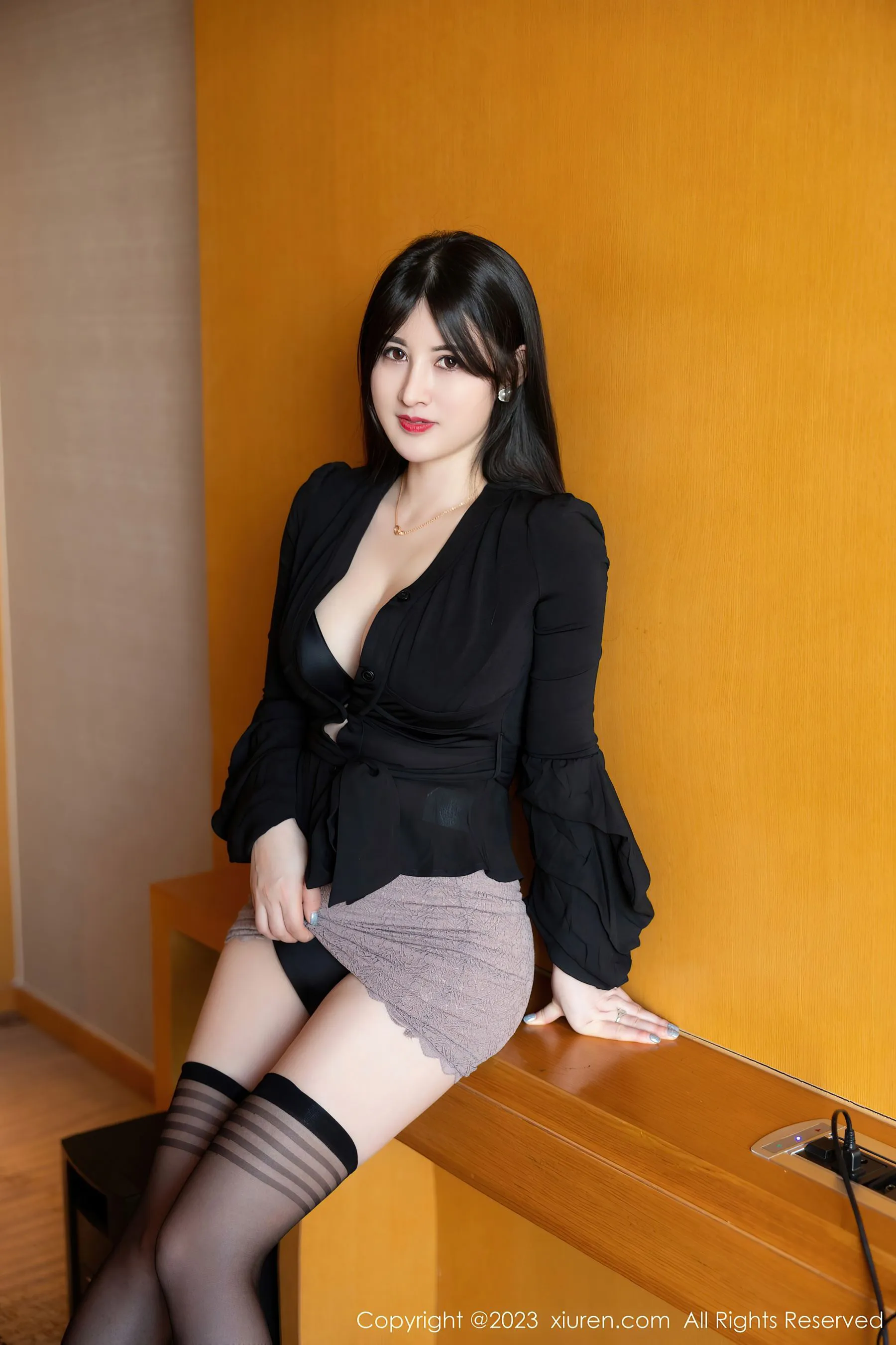 秀人网 No.6676 诗诗kiki 黑丝美腿插图3