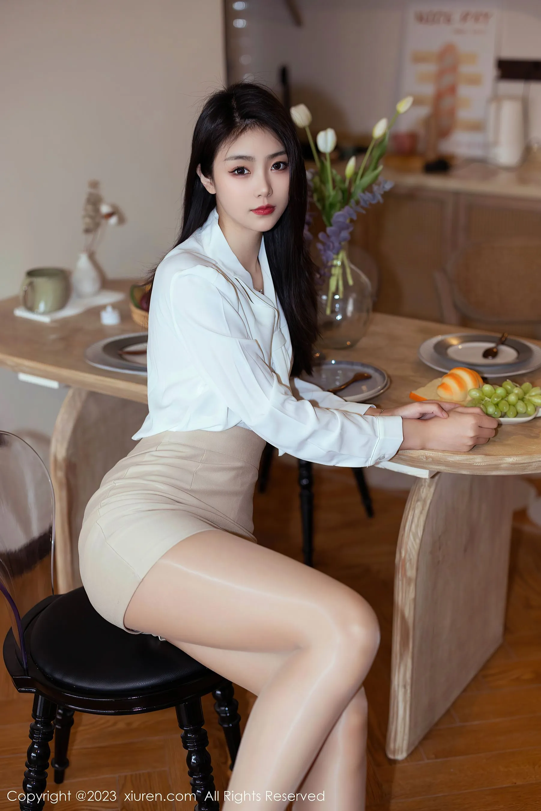 秀人网 No.6465 可樂Vicky 短裙美腿插图2