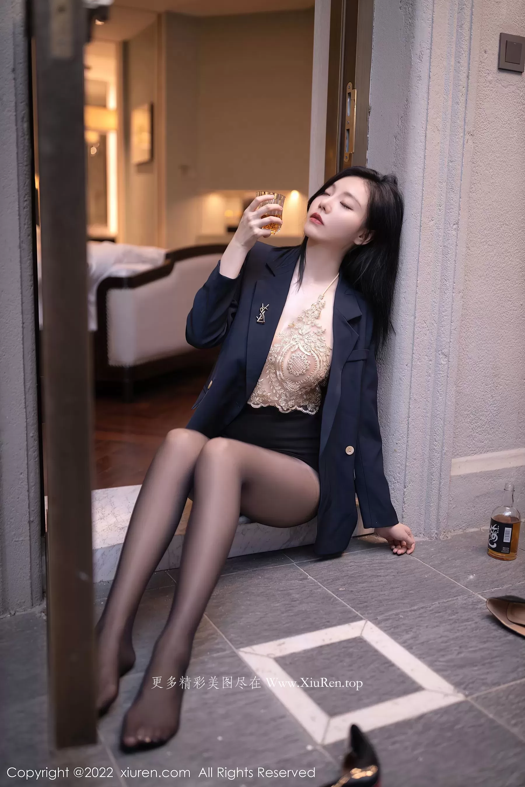 秀人网 No.6051 安然anran 黑丝美腿第26张