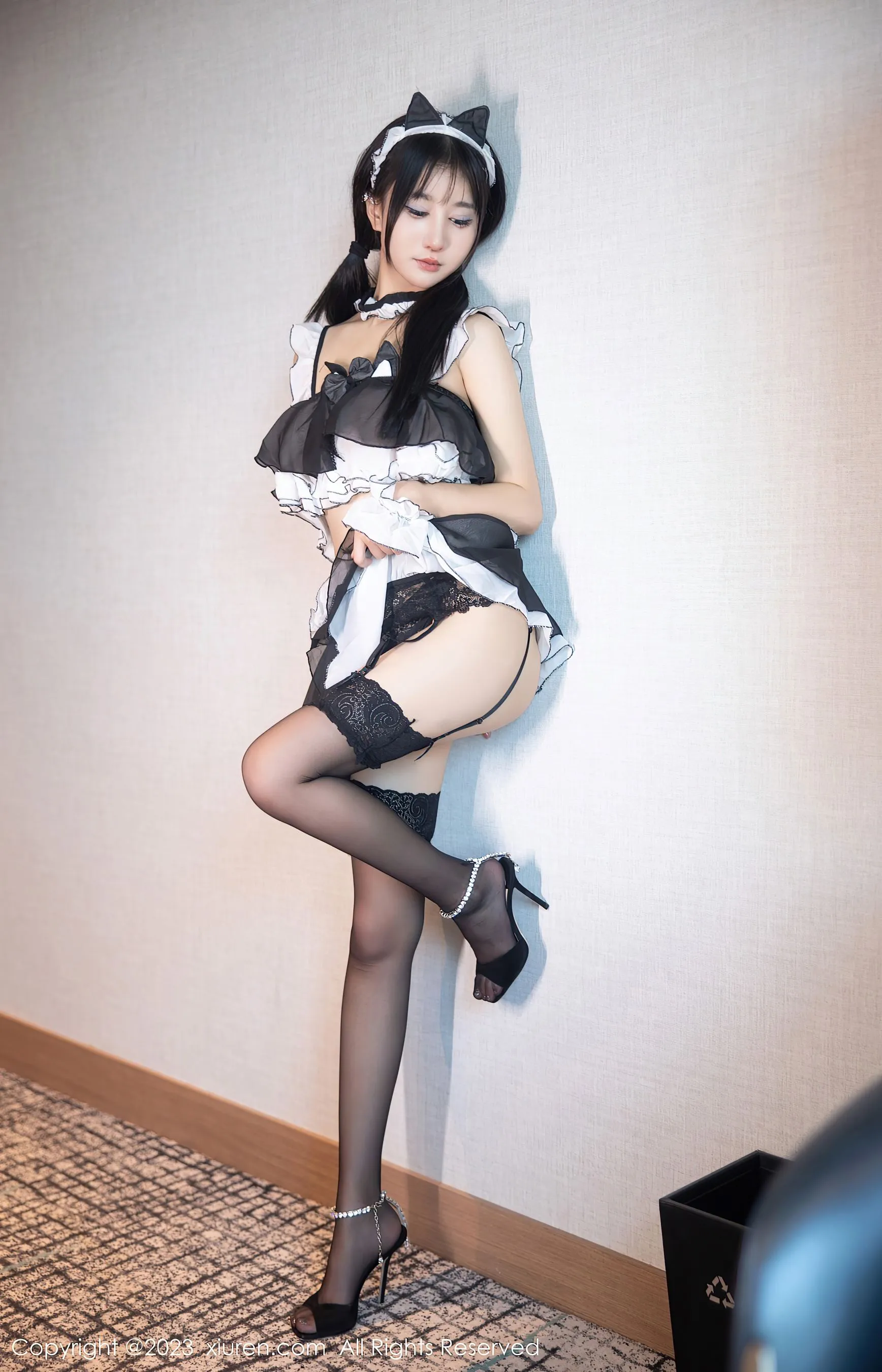 秀人网 No.6795 小果冻儿 黑丝美腿插图1