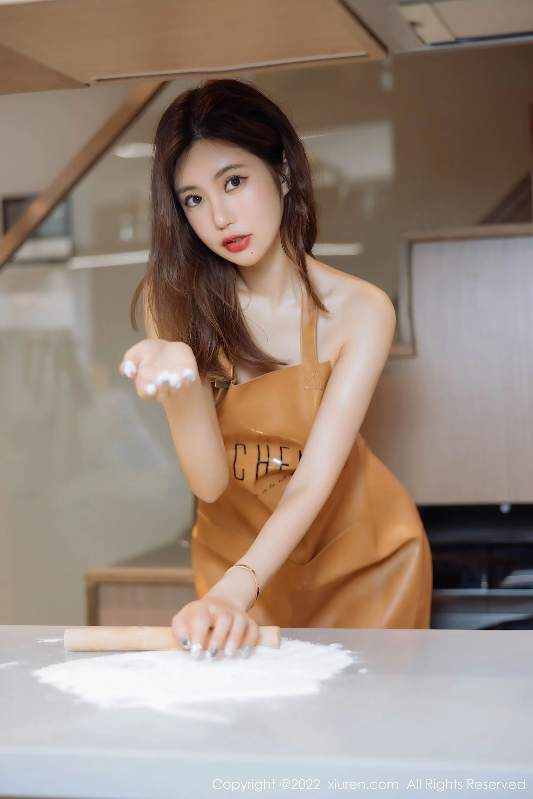 秀人网 No.5634 绮里嘉ula 厨娘美腿插图2