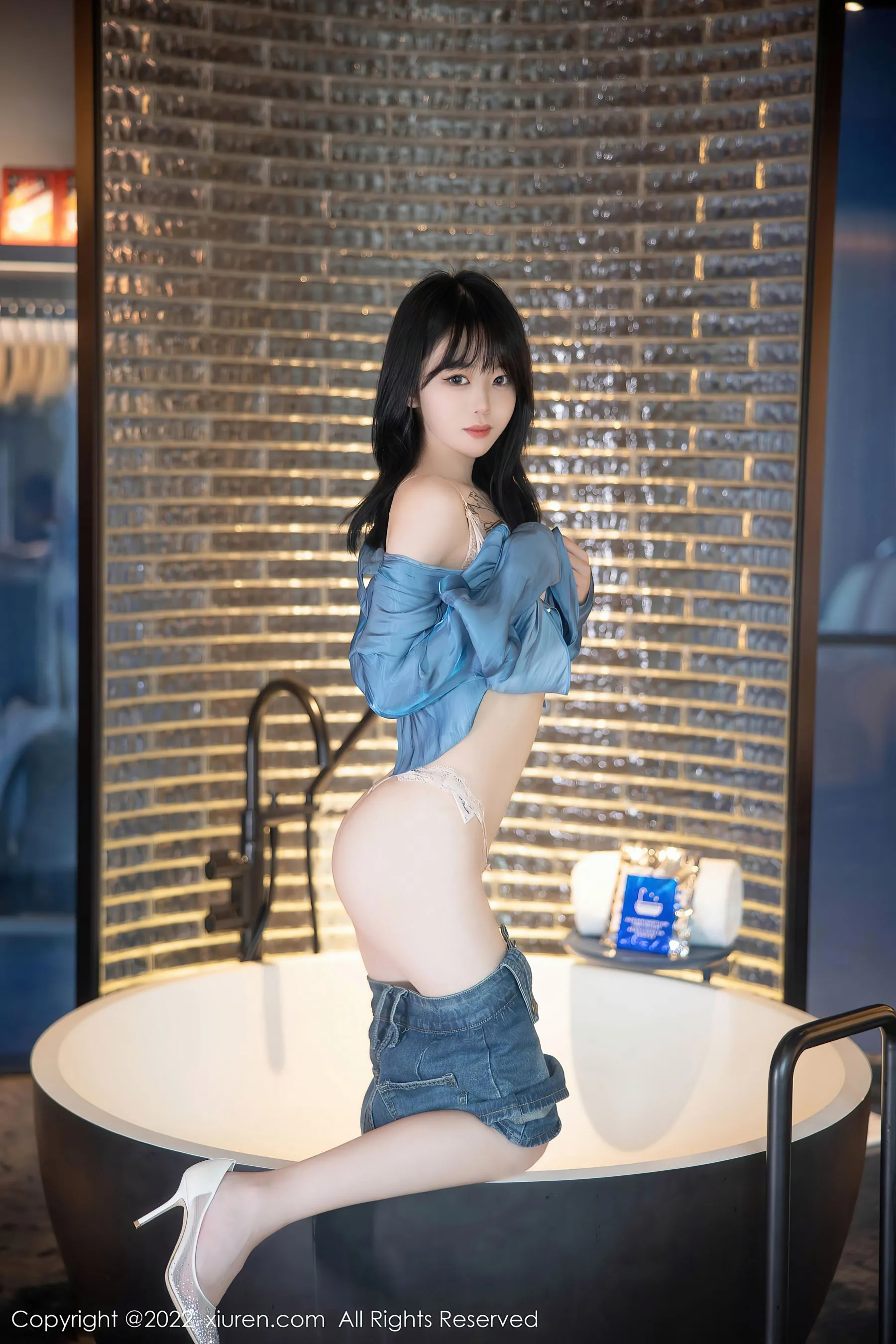 秀人网 No.5662 奶瓶插图5