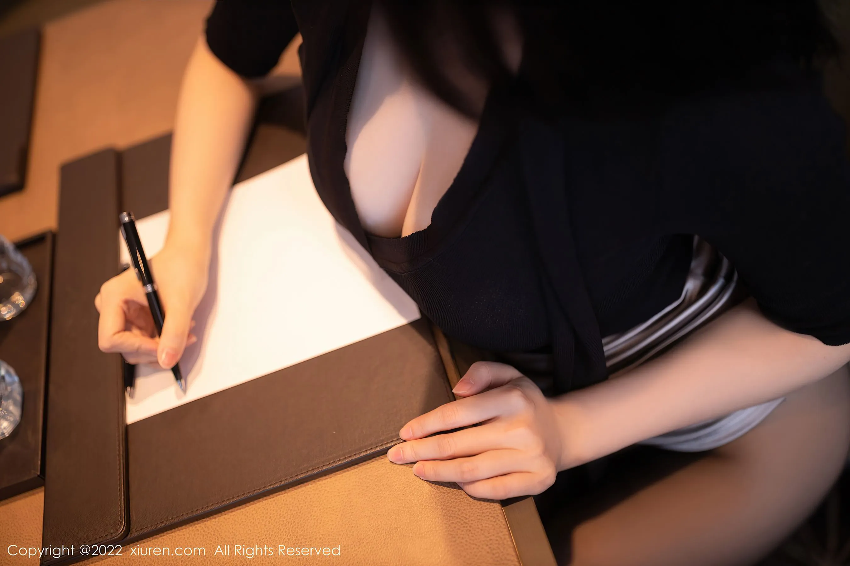 秀人网 No.5756 安然anran 短裙美腿插图1