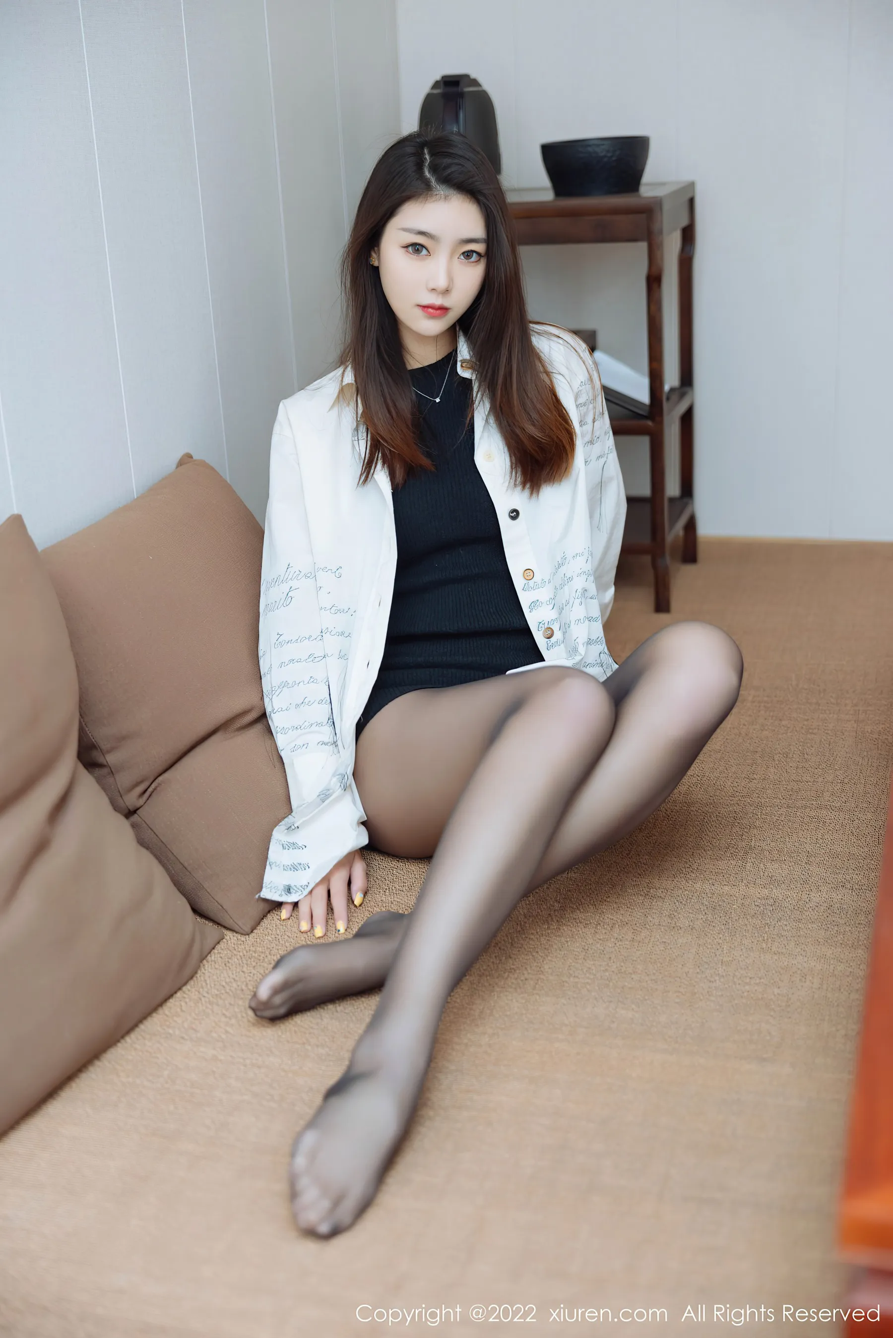 秀人网 No.4832 可樂Vicky 黑丝美腿插图6