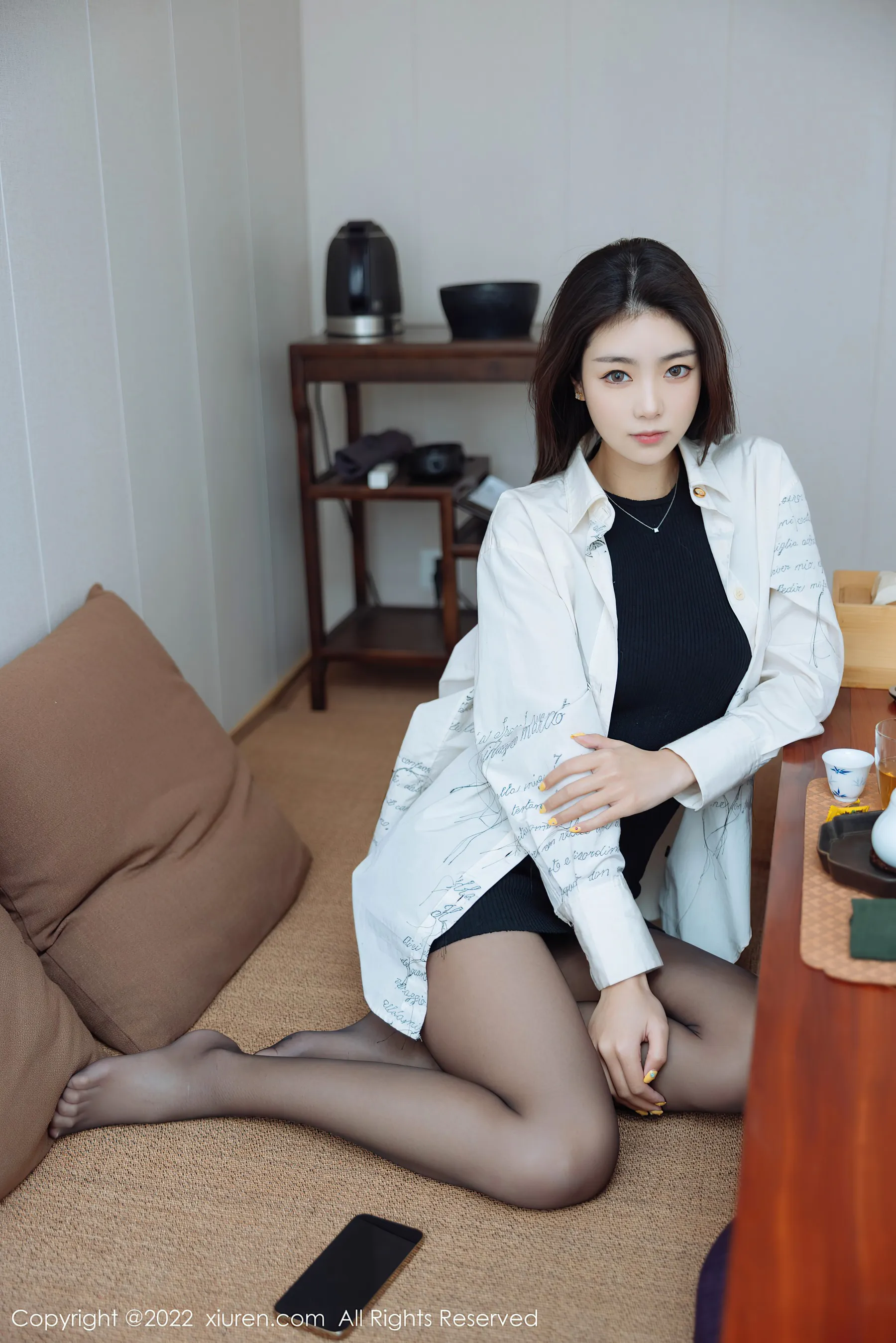 秀人网 No.4832 可樂Vicky 黑丝美腿插图2