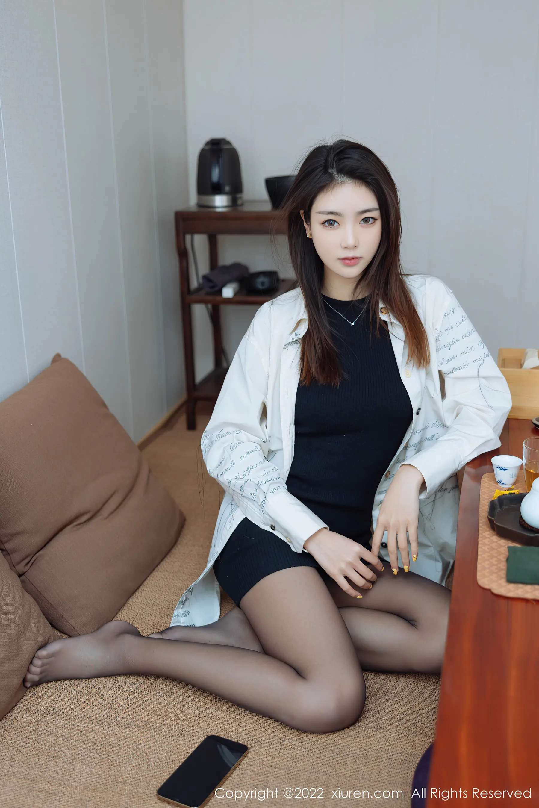 秀人网 No.4832 可樂Vicky 黑丝美腿插图1