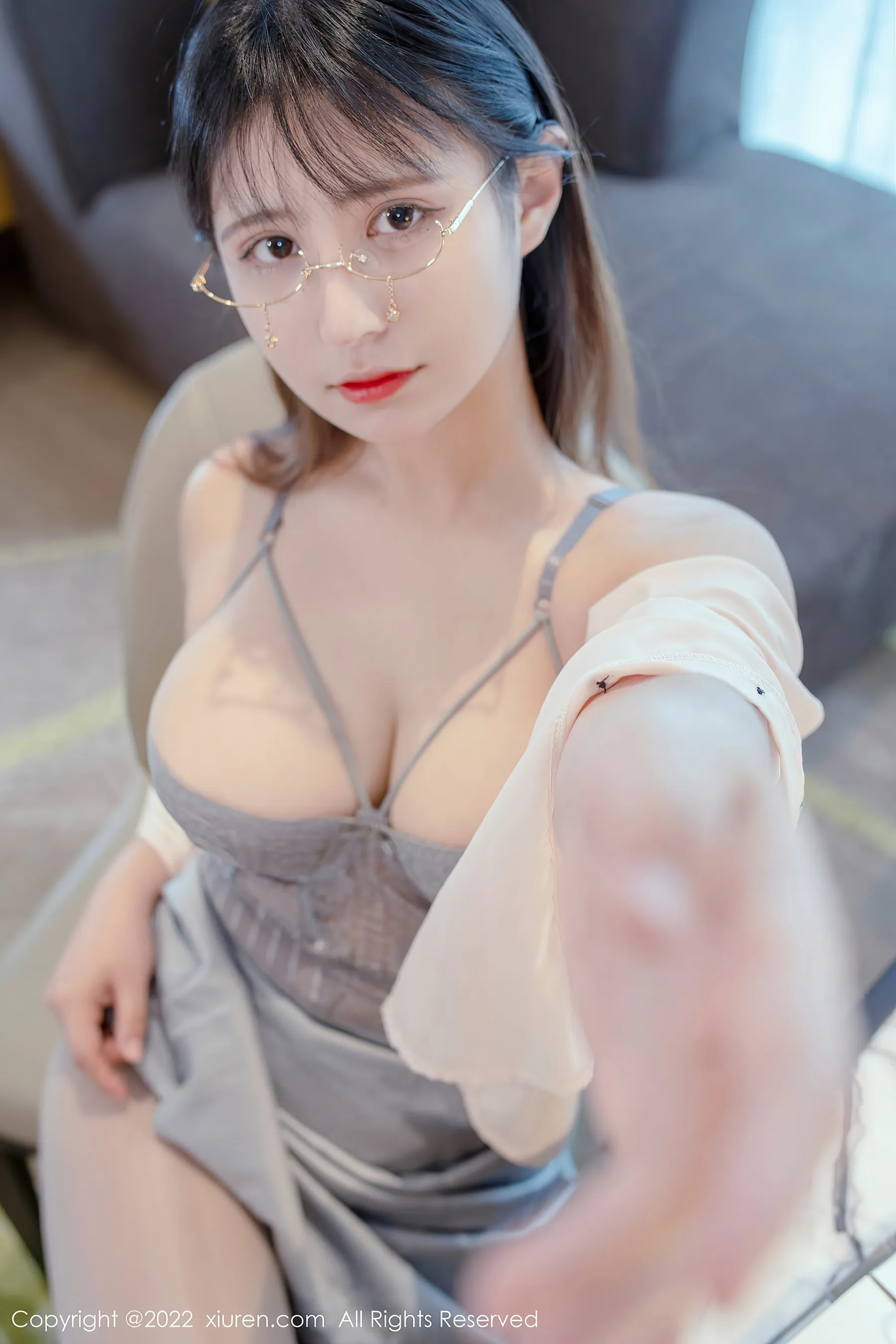 秀人网 No.4808 久久Aimee 可爱美乳妹子写真插图6