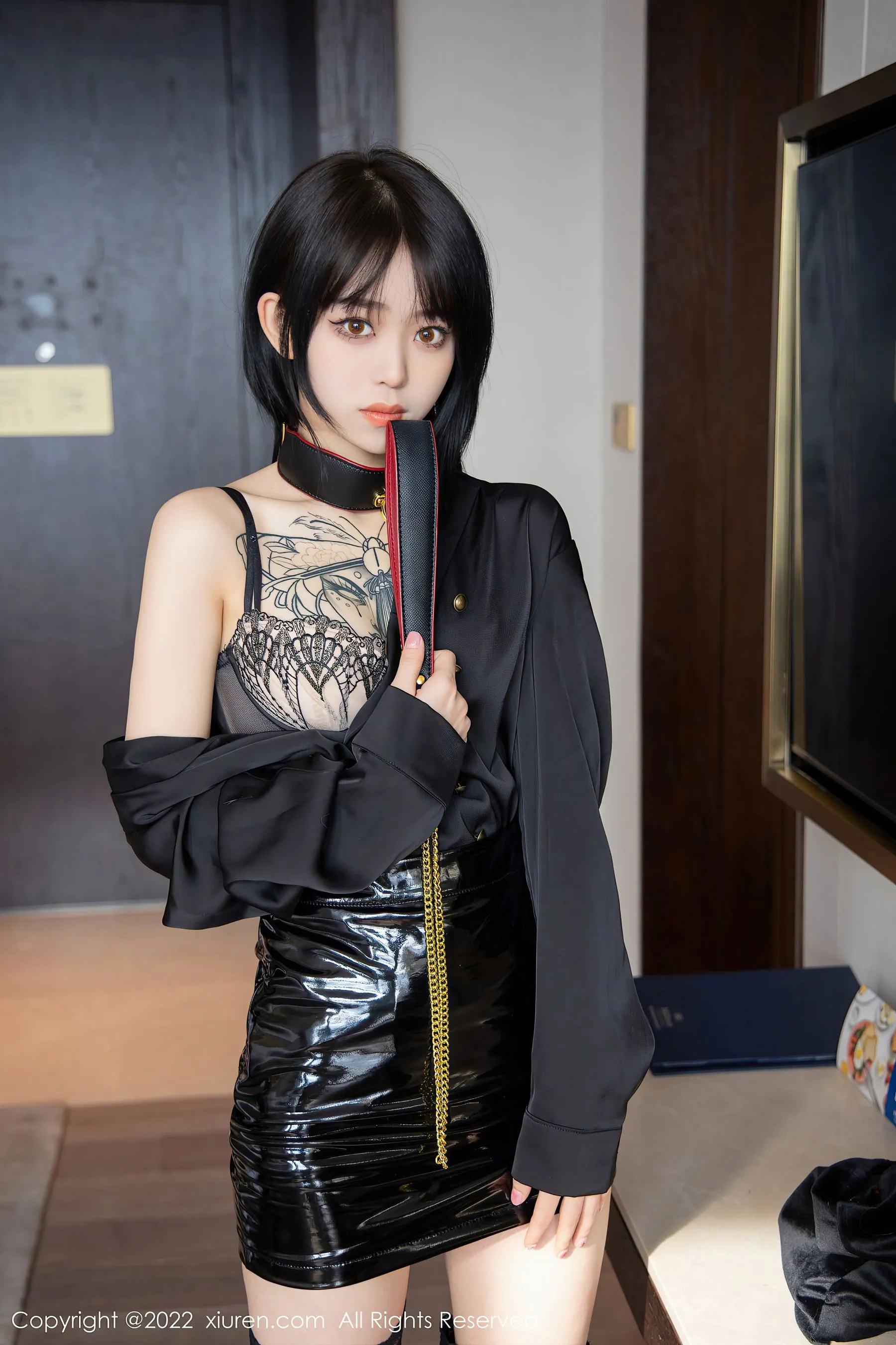 秀人网 No.4927 奶瓶. 黑丝美腿插图4