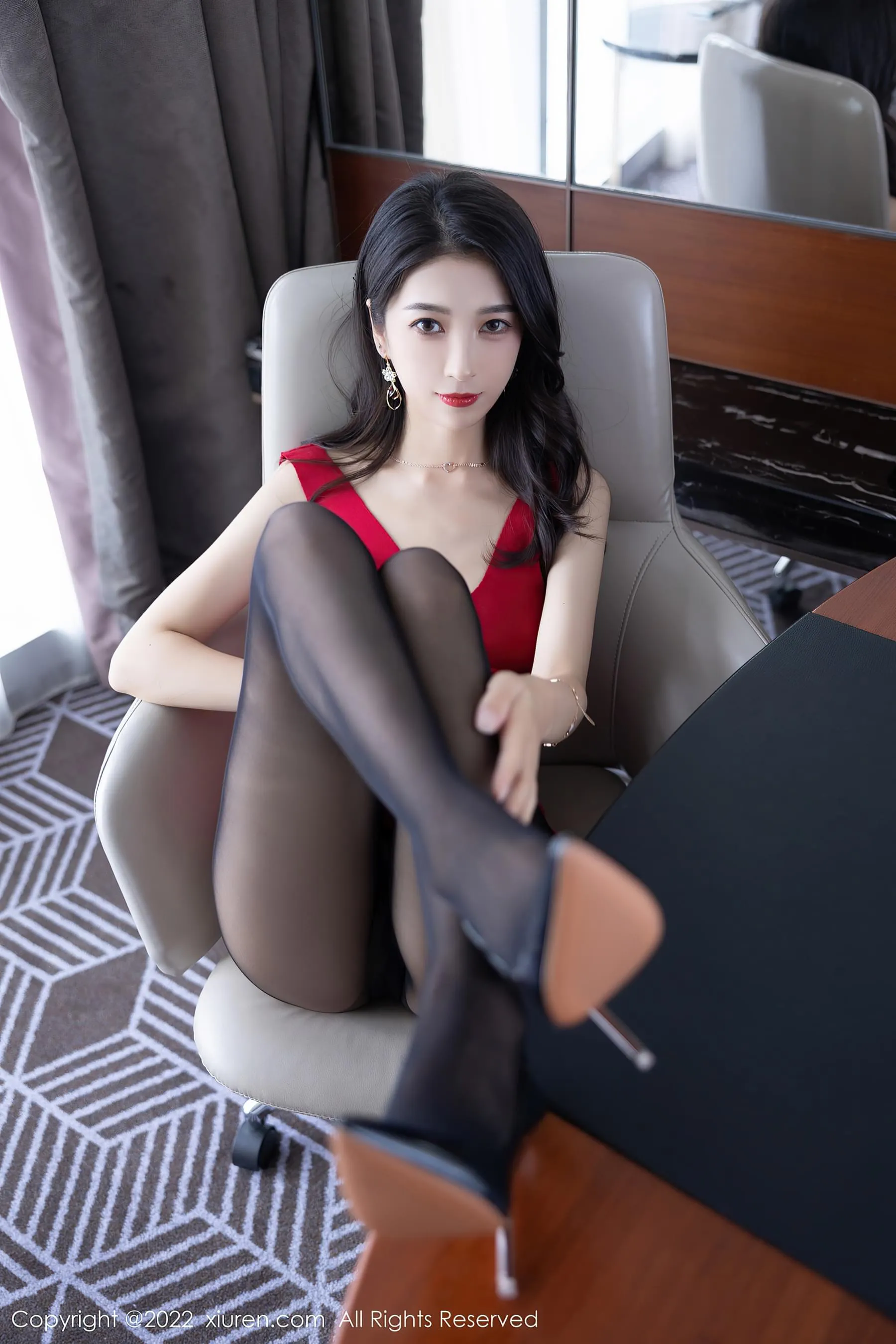 秀人网 No.5223 林乐一 黑丝美腿插图4